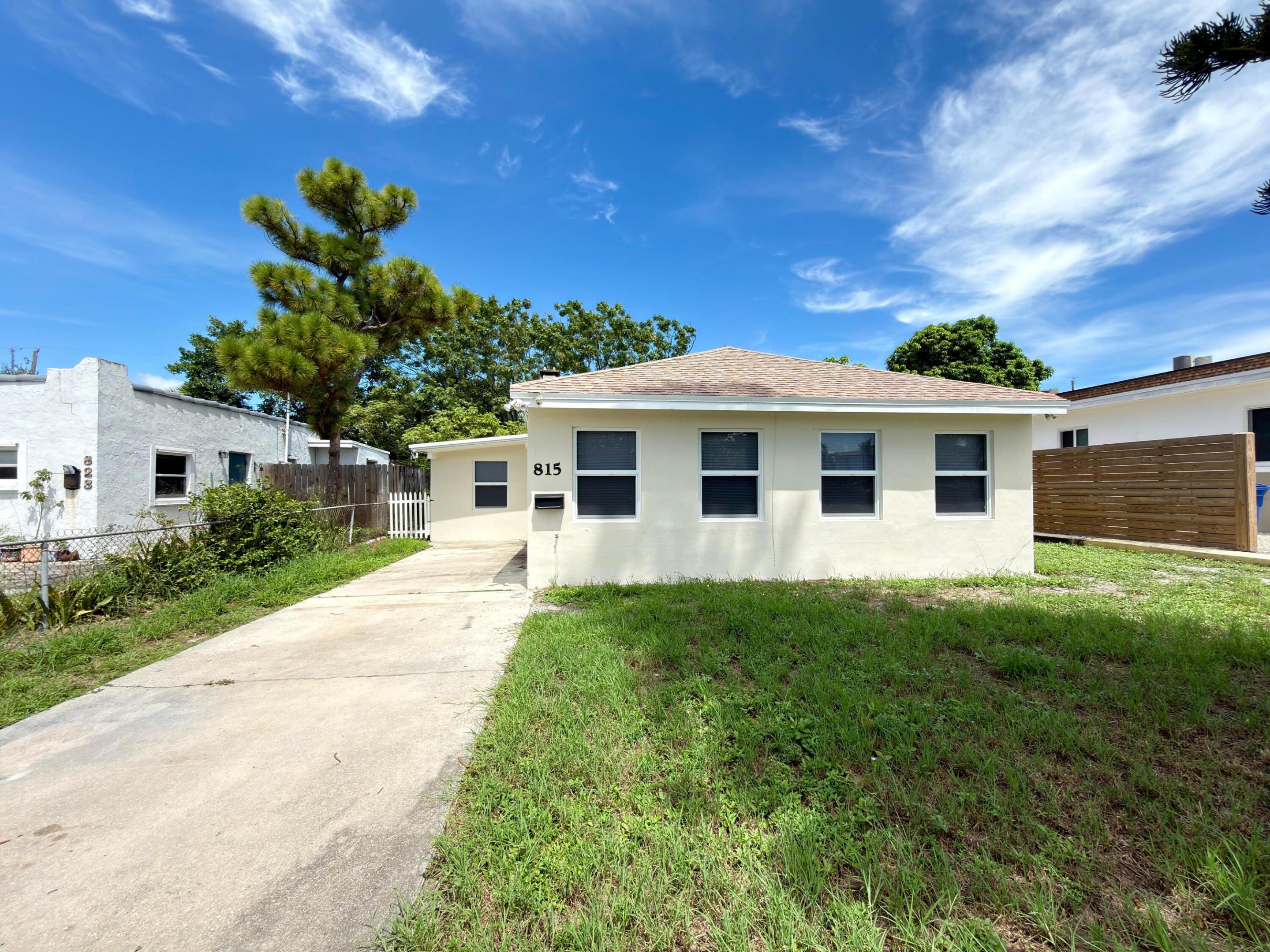 815 BAYBERRY, Lake Park FL 33403