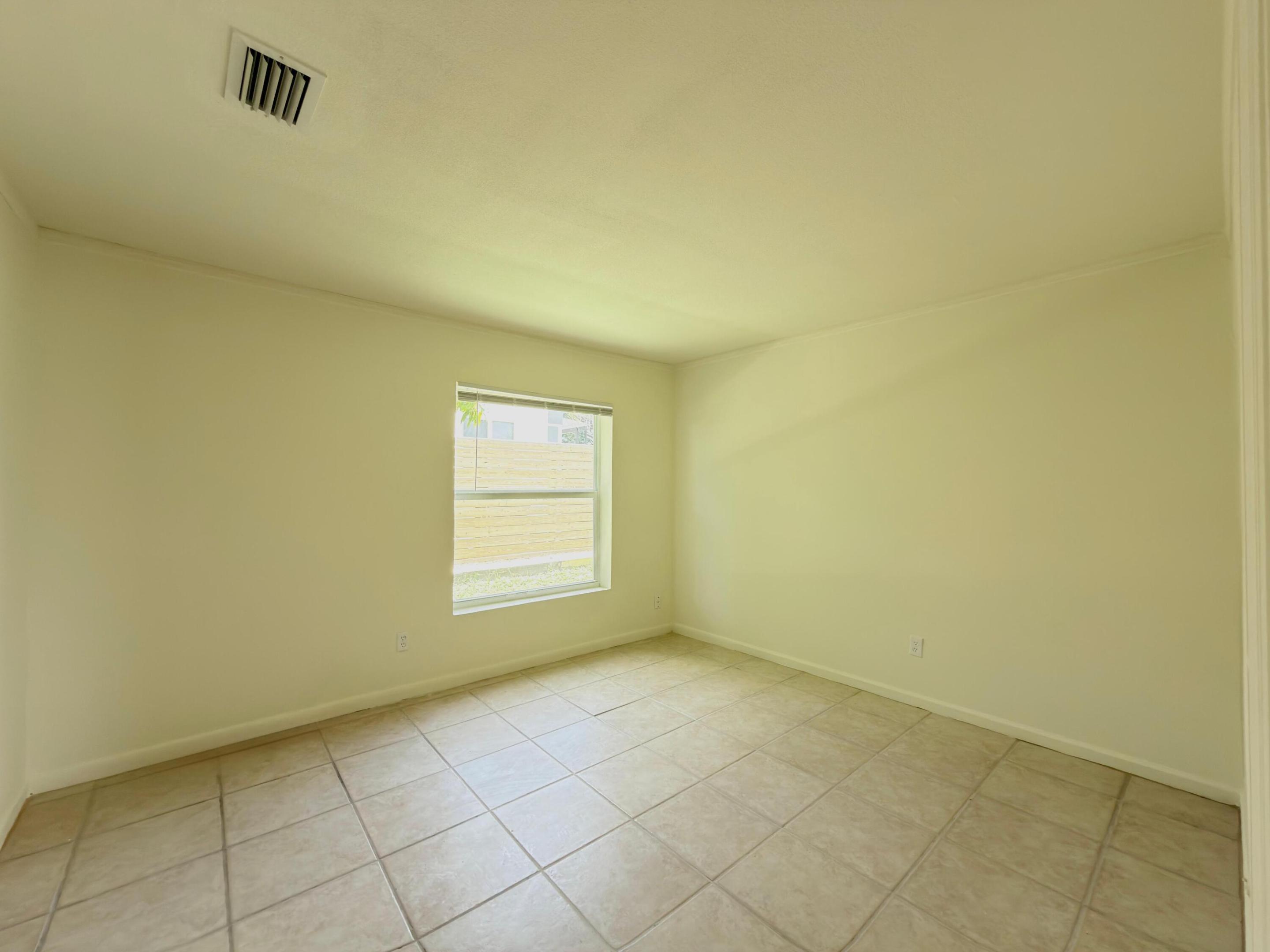 815 BAYBERRY, Lake Park FL 33403
