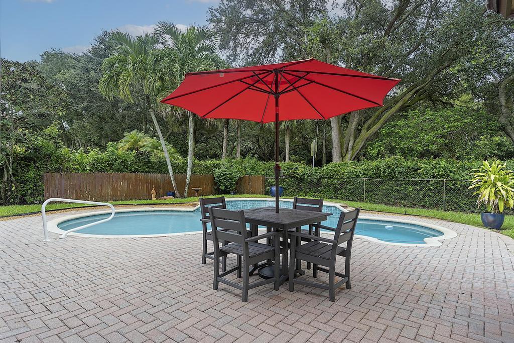 5734 NW 50th, Coral Springs FL 33067