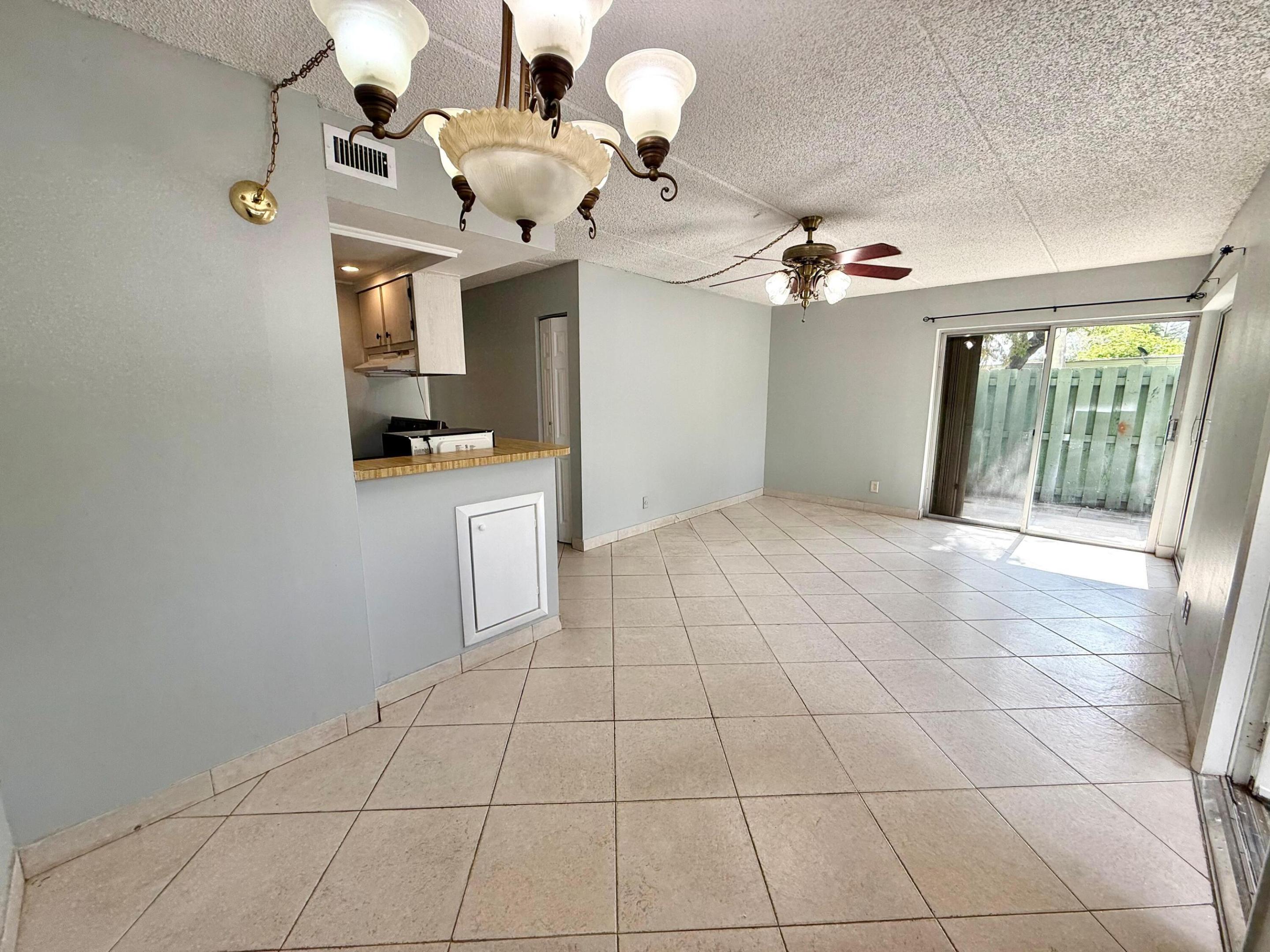1821 Fairview Villas #2, Palm Springs FL 33406