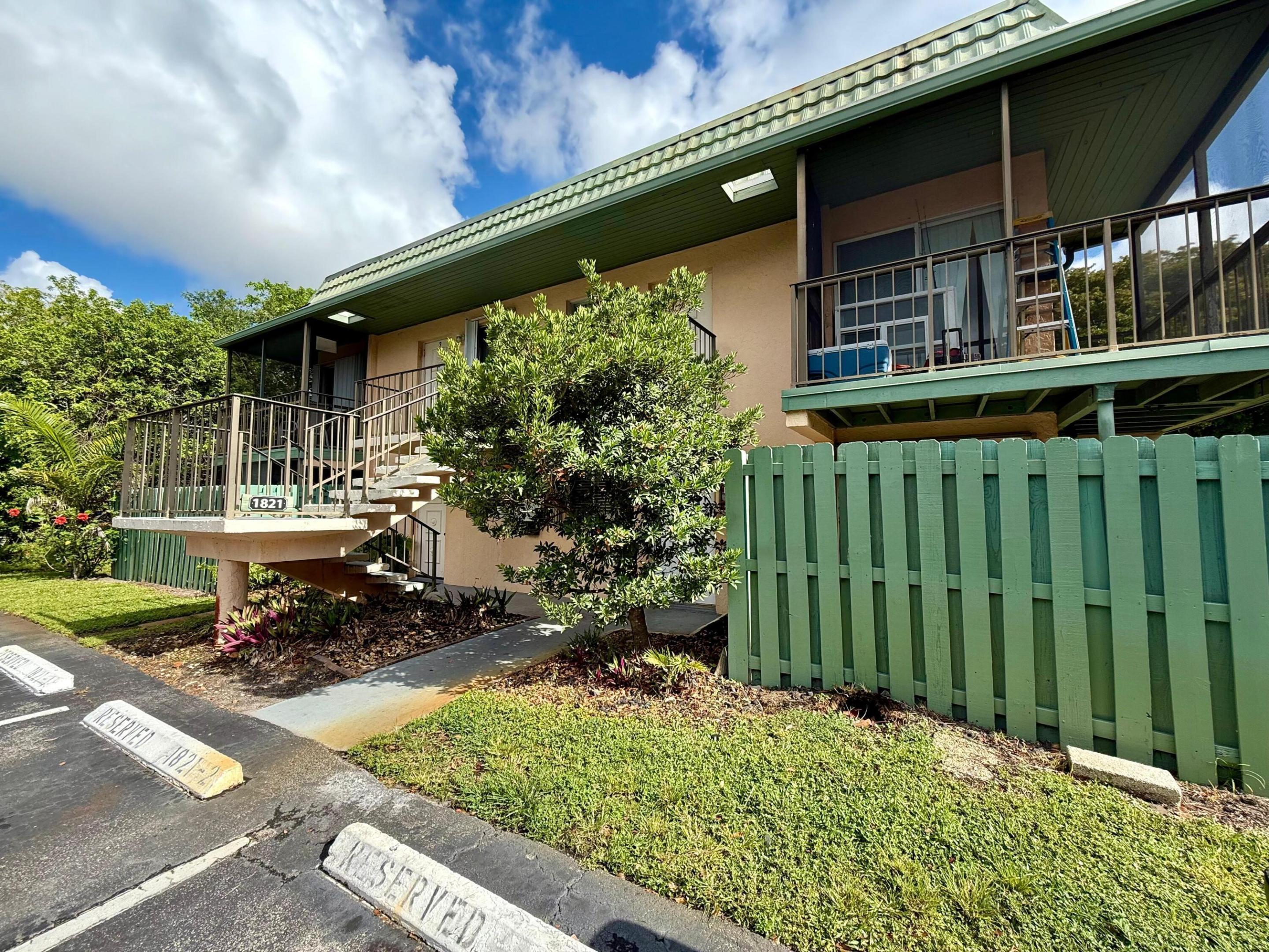 1821 Fairview Villas #2, Palm Springs FL 33406