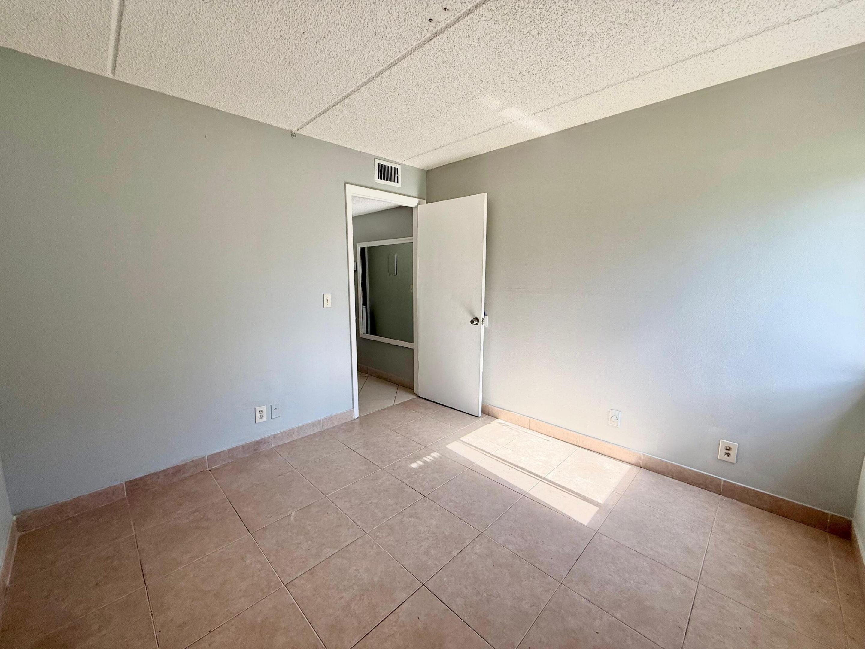 1821 Fairview Villas #2, Palm Springs FL 33406