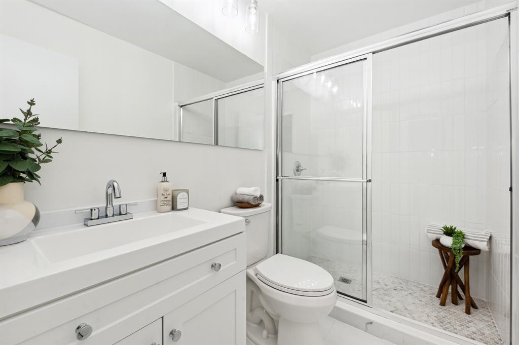 6449 BAY CLUB #4, Fort Lauderdale FL 33308