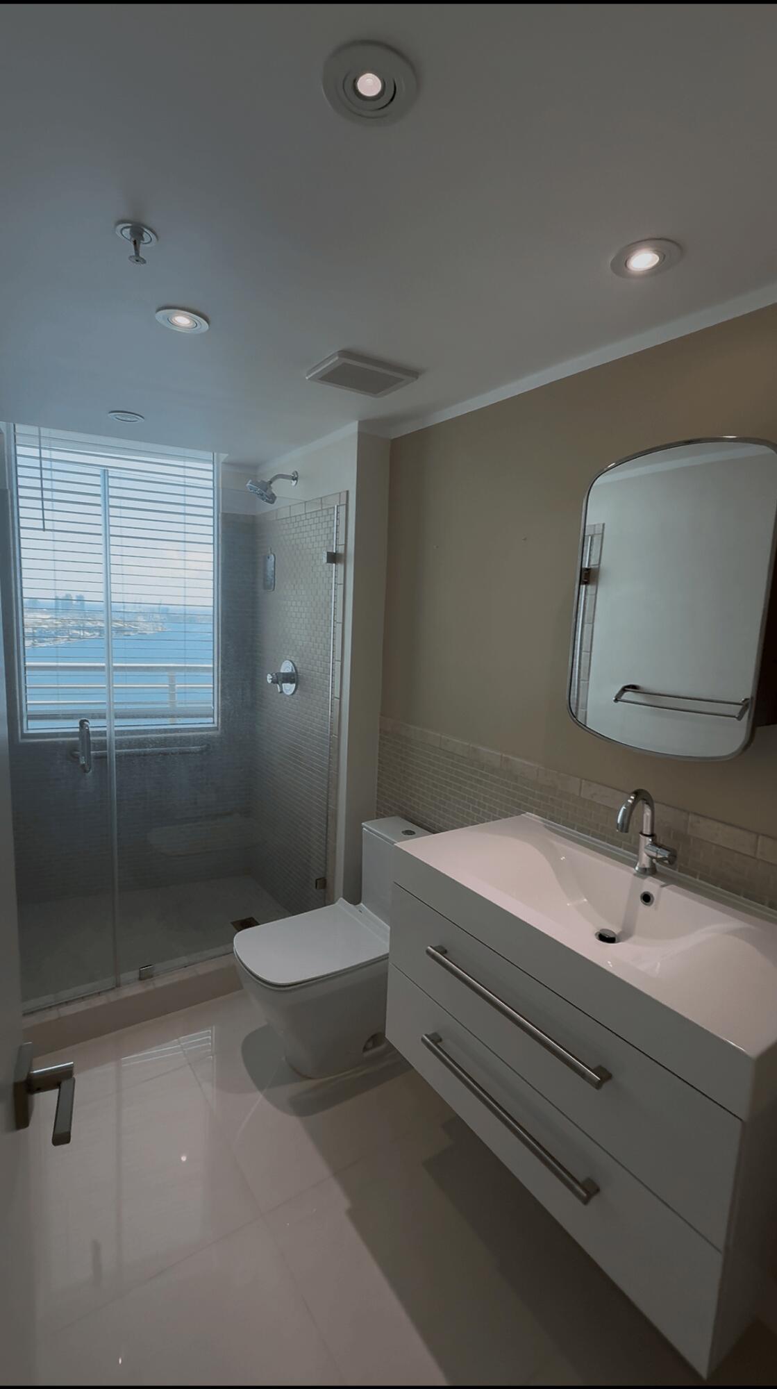 325 S BISCAYNE #3926-A, Miami FL 33131