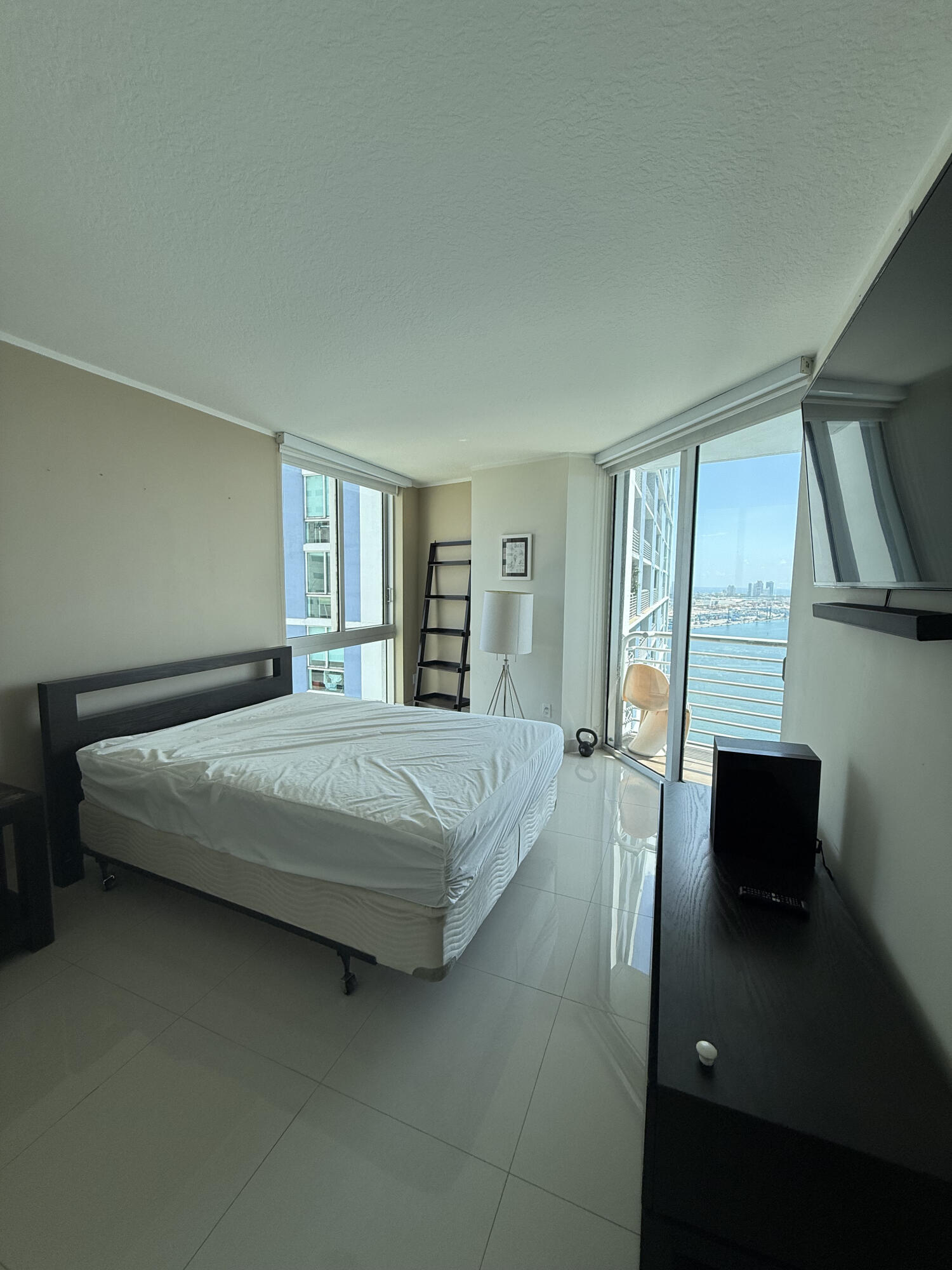 325 S BISCAYNE #3926-A, Miami FL 33131