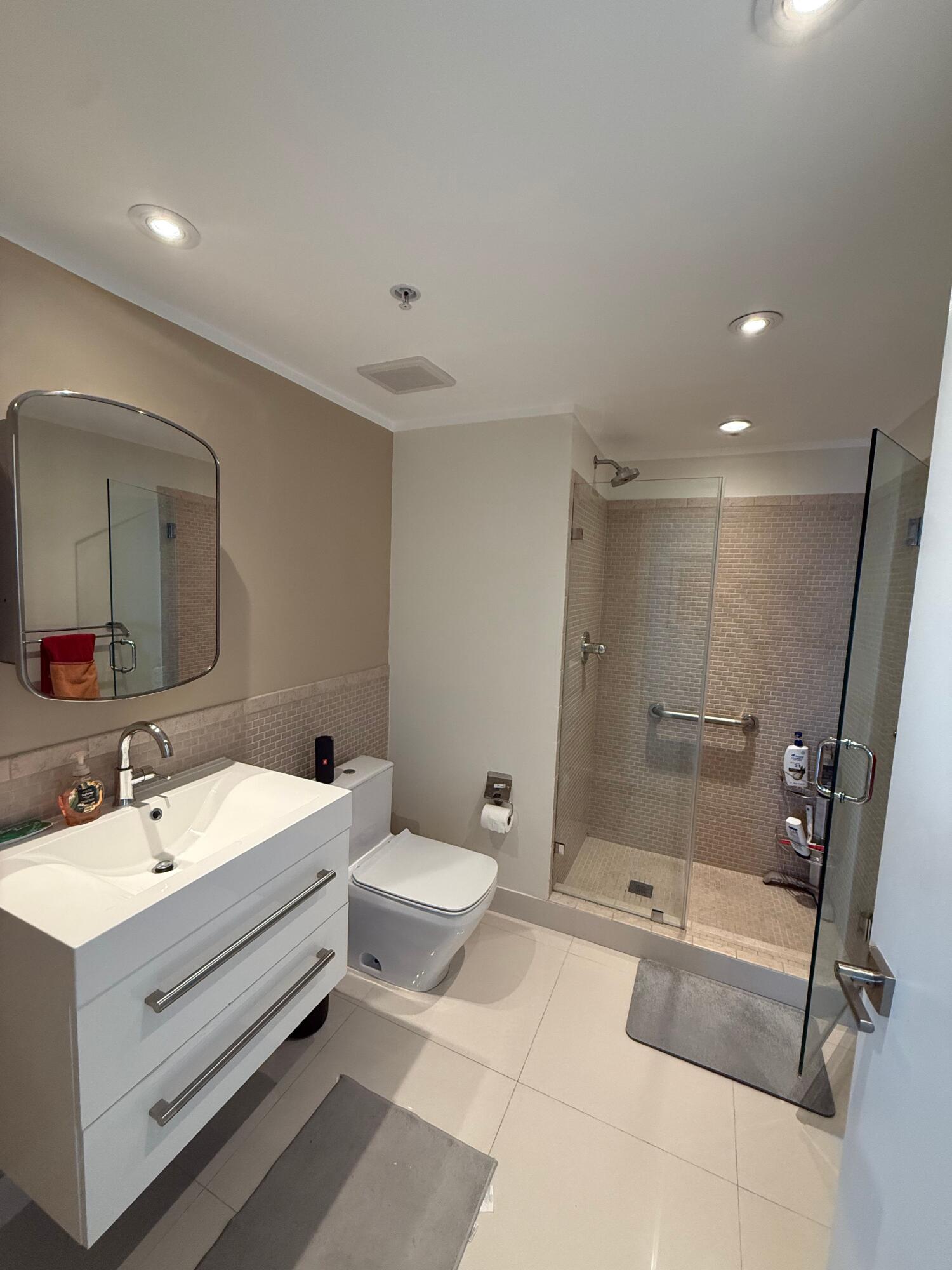 325 S BISCAYNE #3926-B, Miami FL 33131