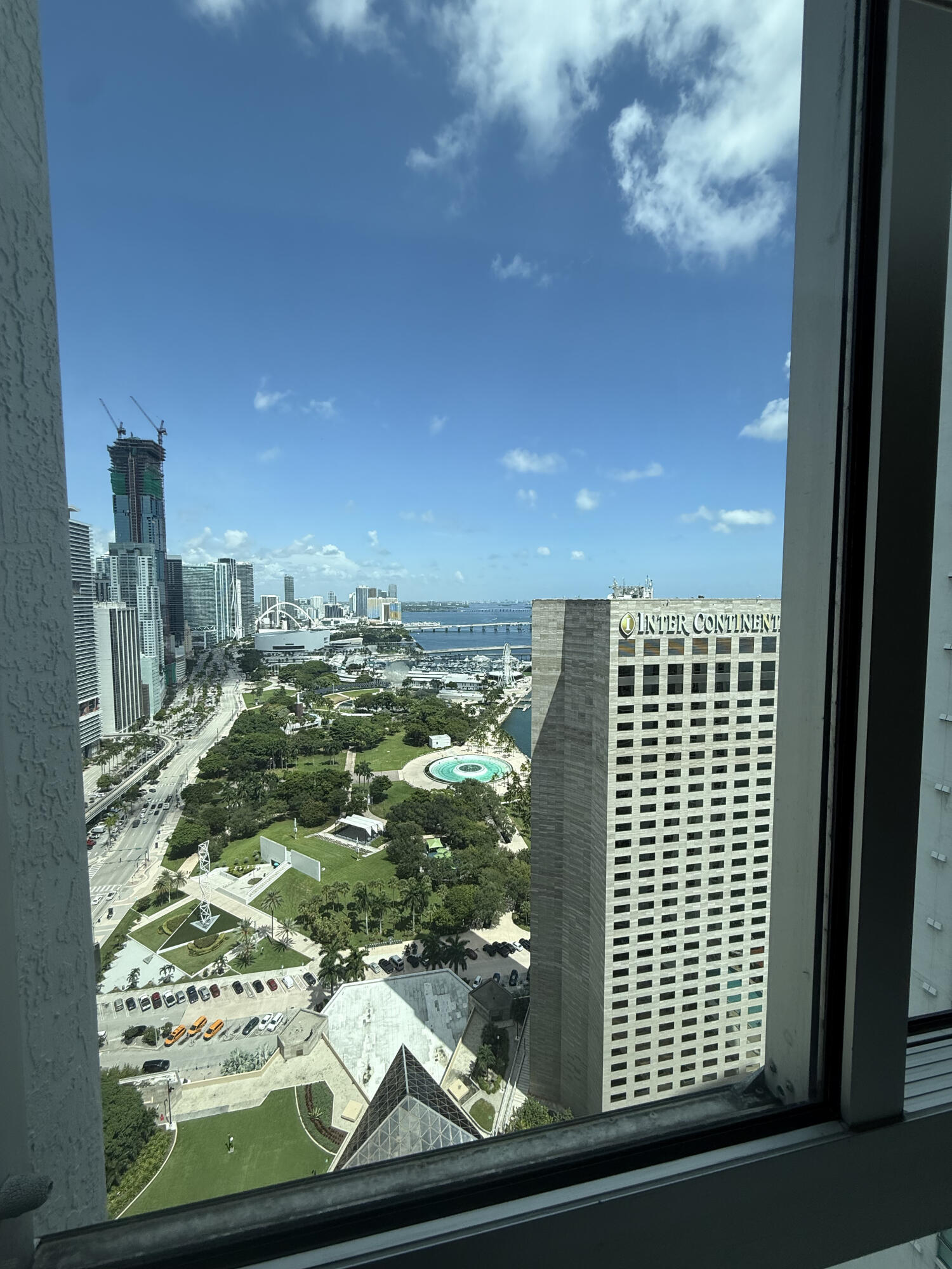 325 S BISCAYNE #3926-B, Miami FL 33131