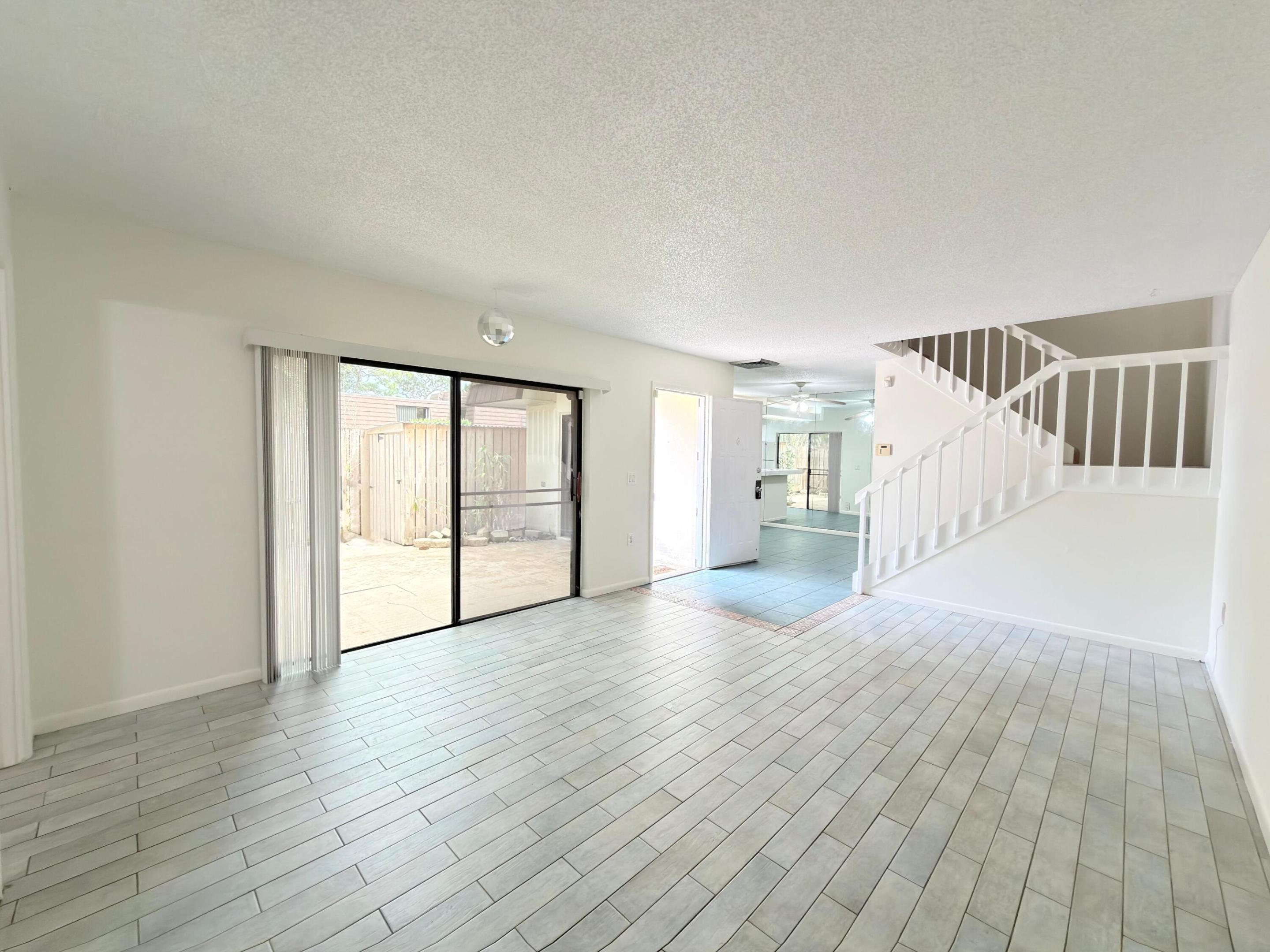 710 7th, Palm Beach Gardens FL 33418