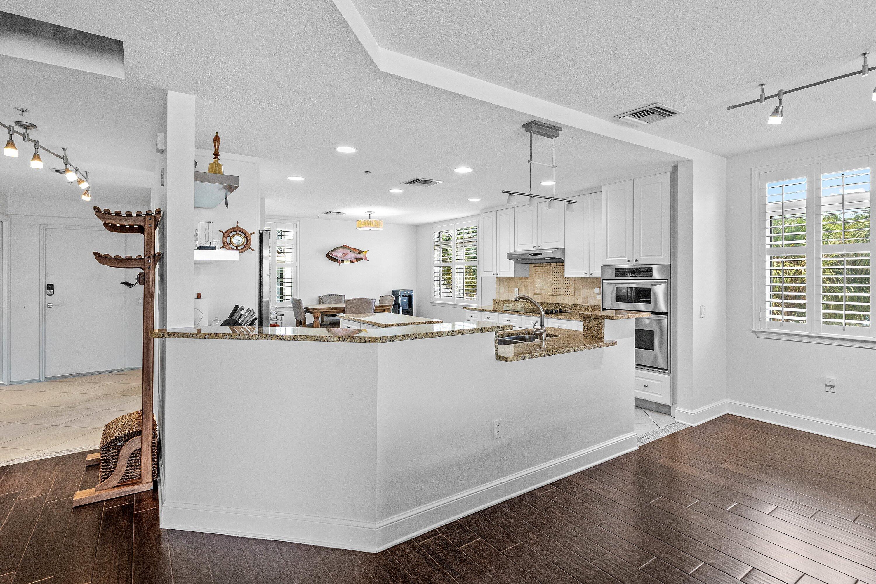 305 E Ocean #Th-7, Lantana FL 33462