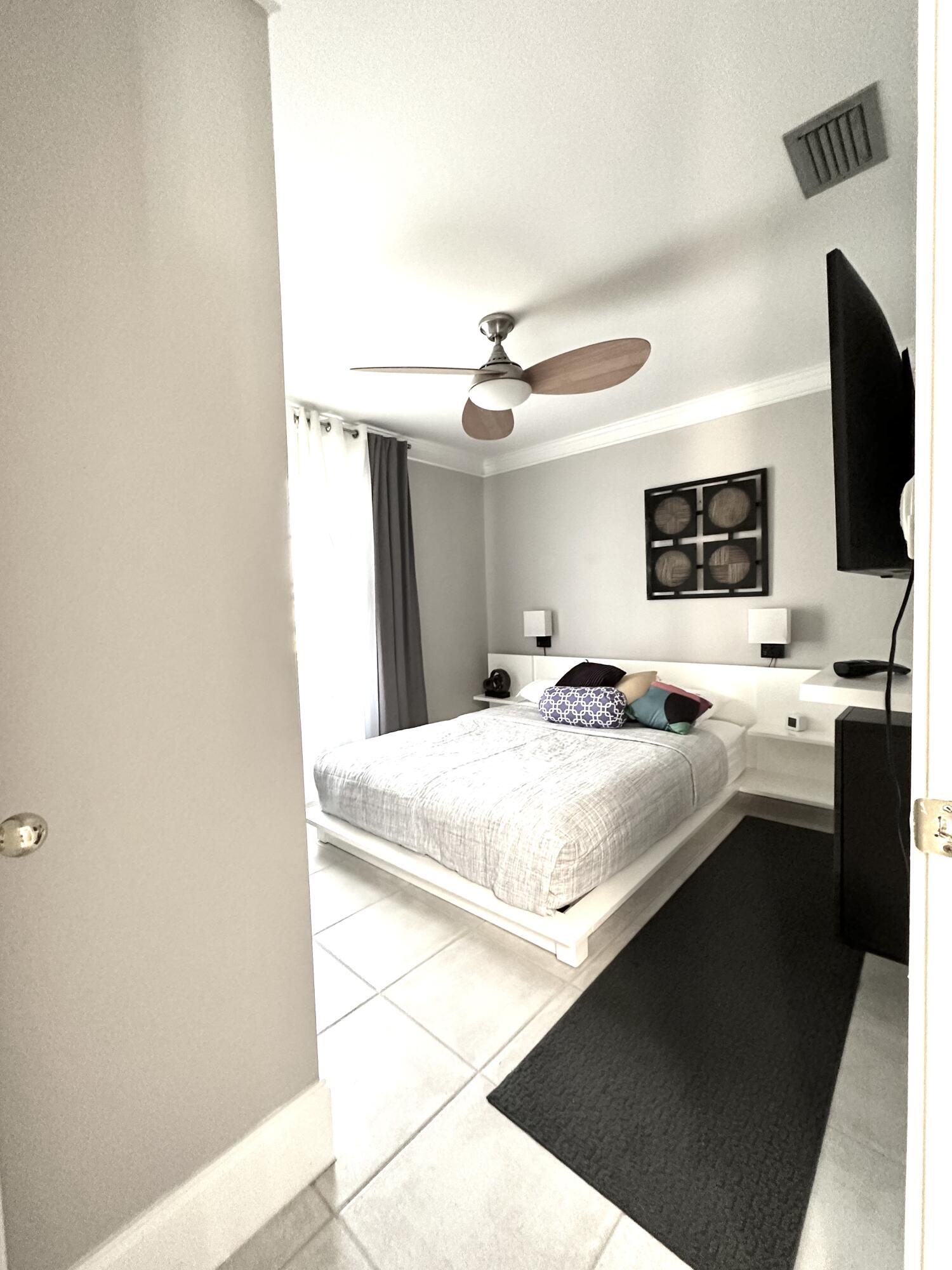 1259 DENLOW, Royal Palm Beach FL 33411