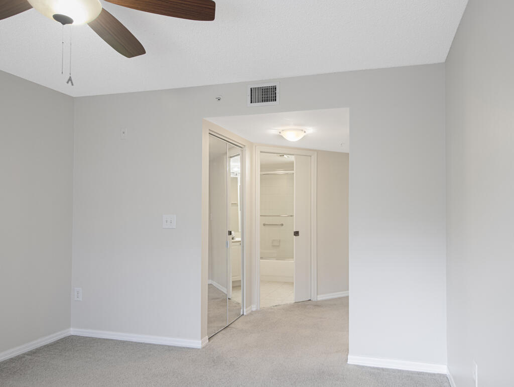 500 CRESTWOOD #506, Royal Palm Beach FL 33411