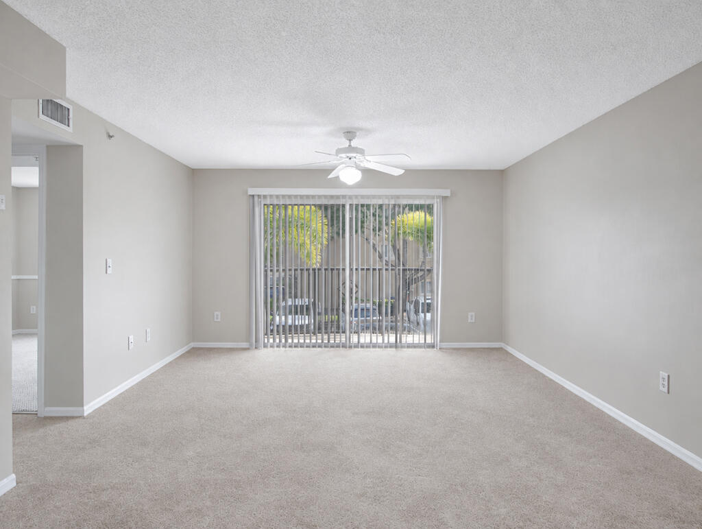 500 CRESTWOOD #506, Royal Palm Beach FL 33411