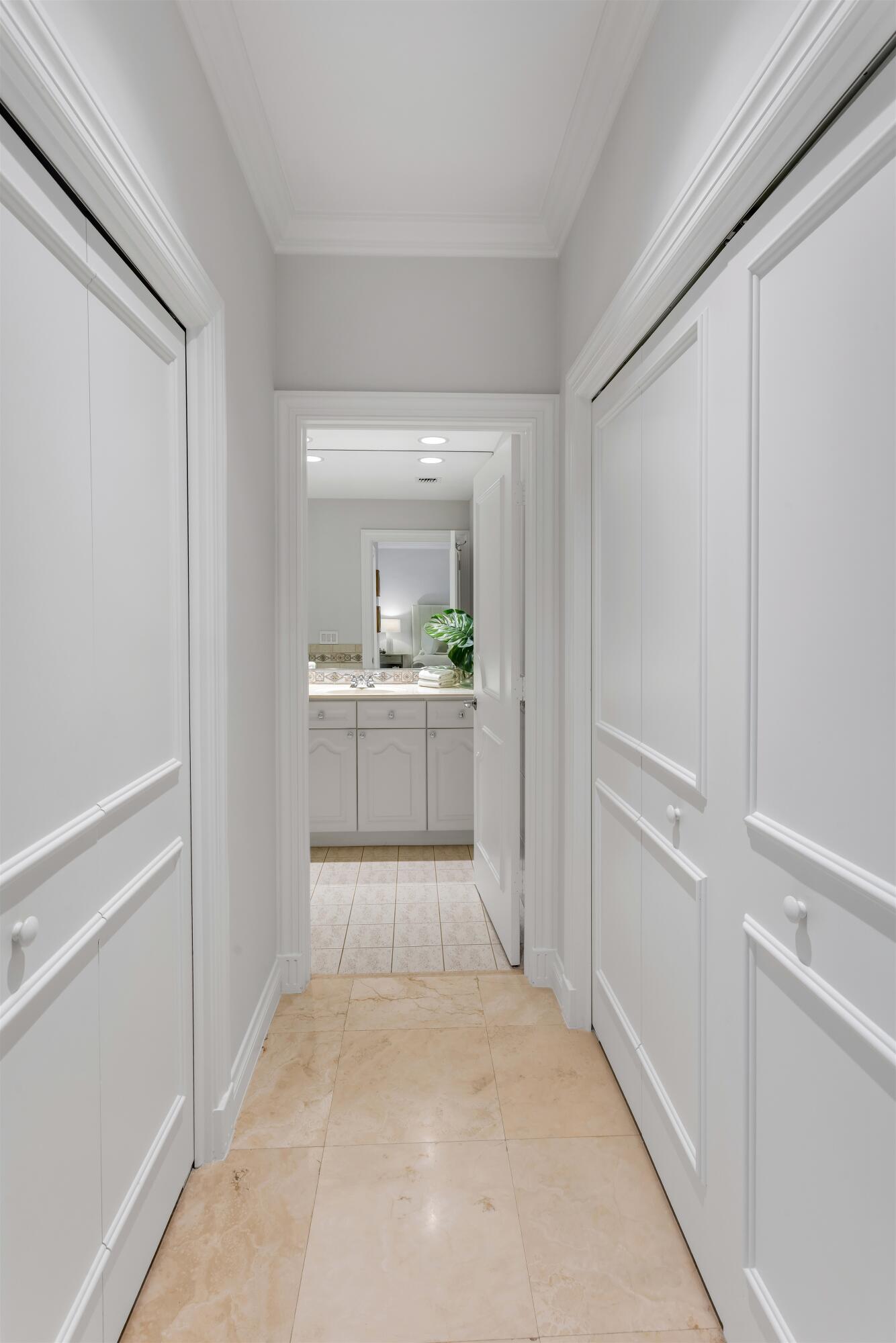 5833 N OCEAN #D2, Ocean Ridge FL 33435