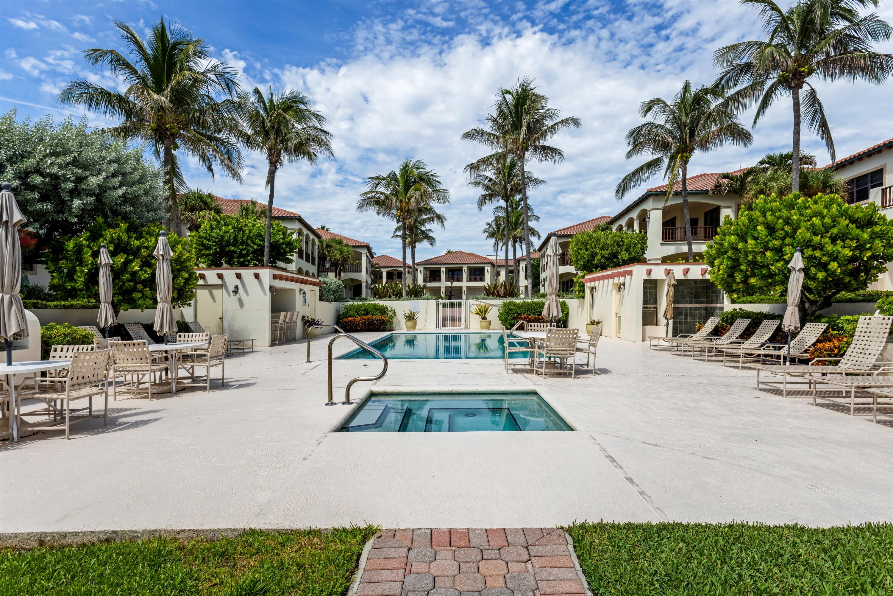 5833 N OCEAN #D2, Ocean Ridge FL 33435