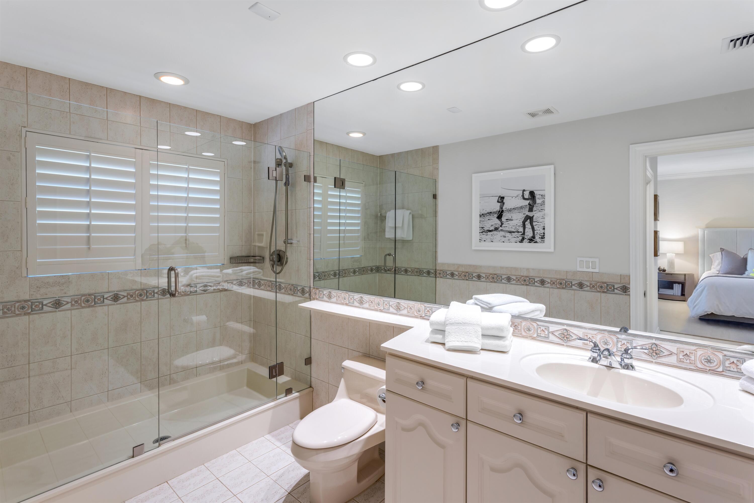 5833 N OCEAN #D2, Ocean Ridge FL 33435