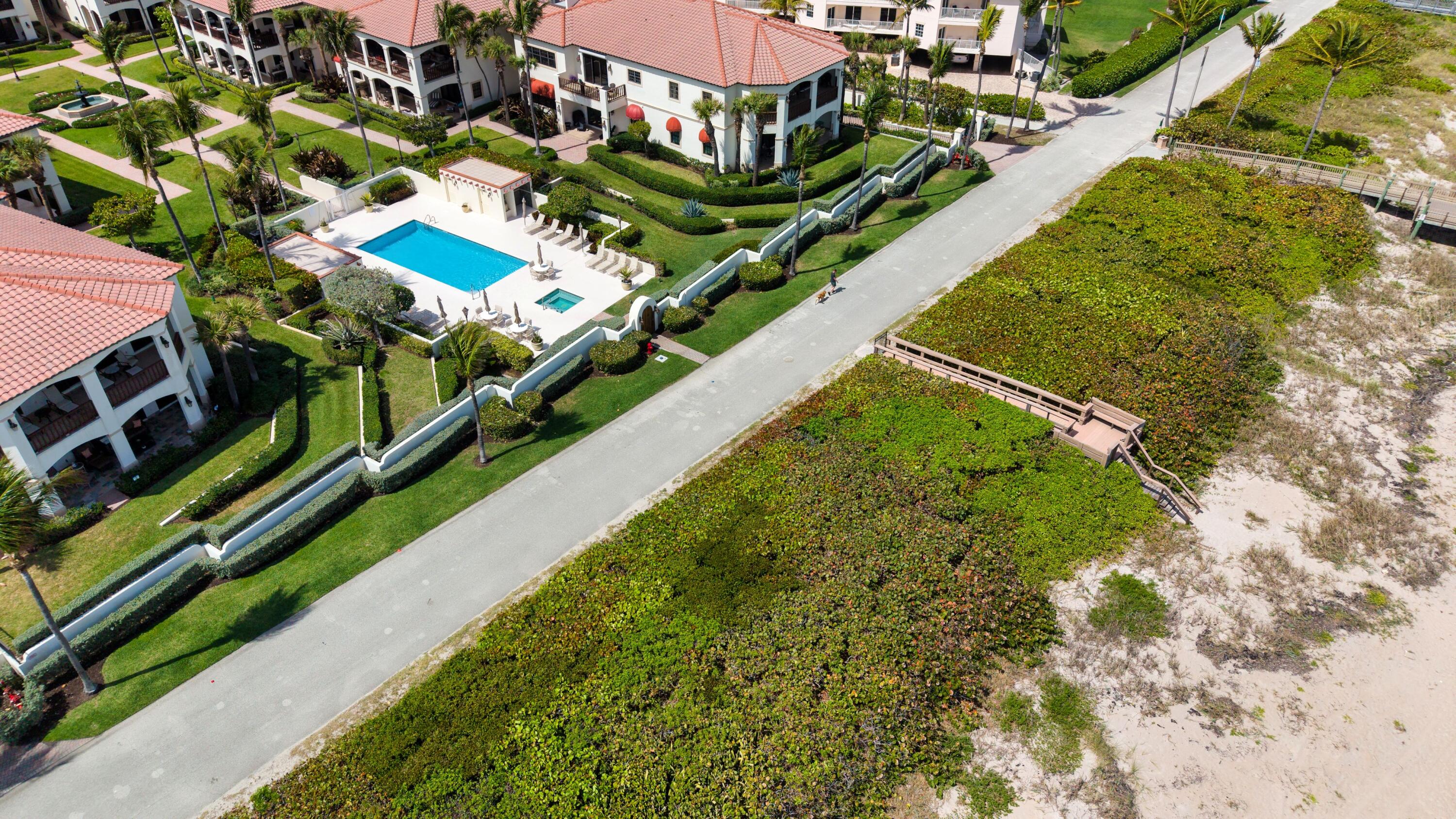 5833 N OCEAN #D2, Ocean Ridge FL 33435