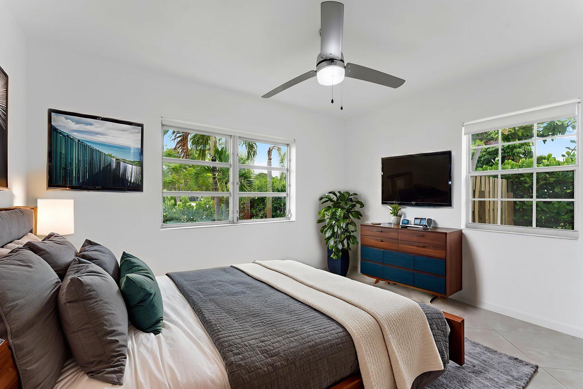 5015 S Olive, West Palm Beach FL 33405
