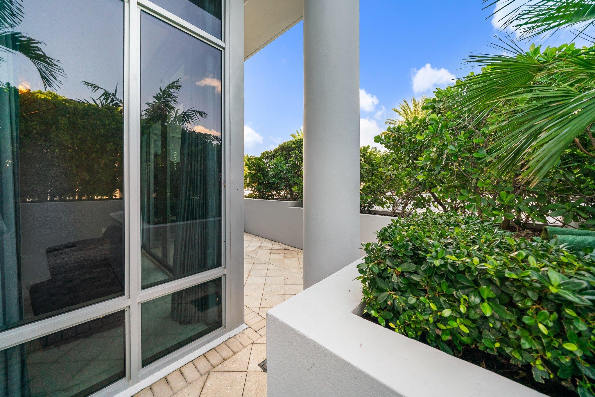 1 Water Club #301, North Palm Beach FL 33408
