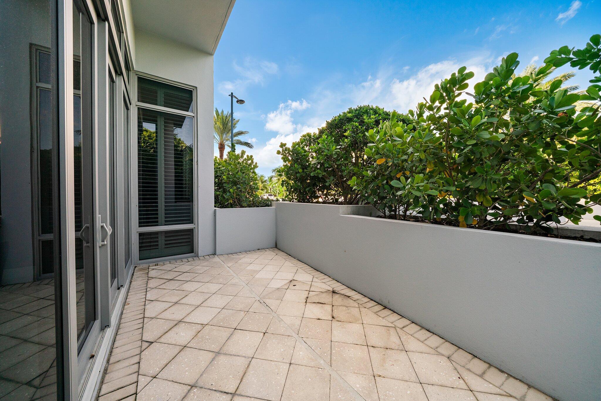 1 Water Club #301, North Palm Beach FL 33408