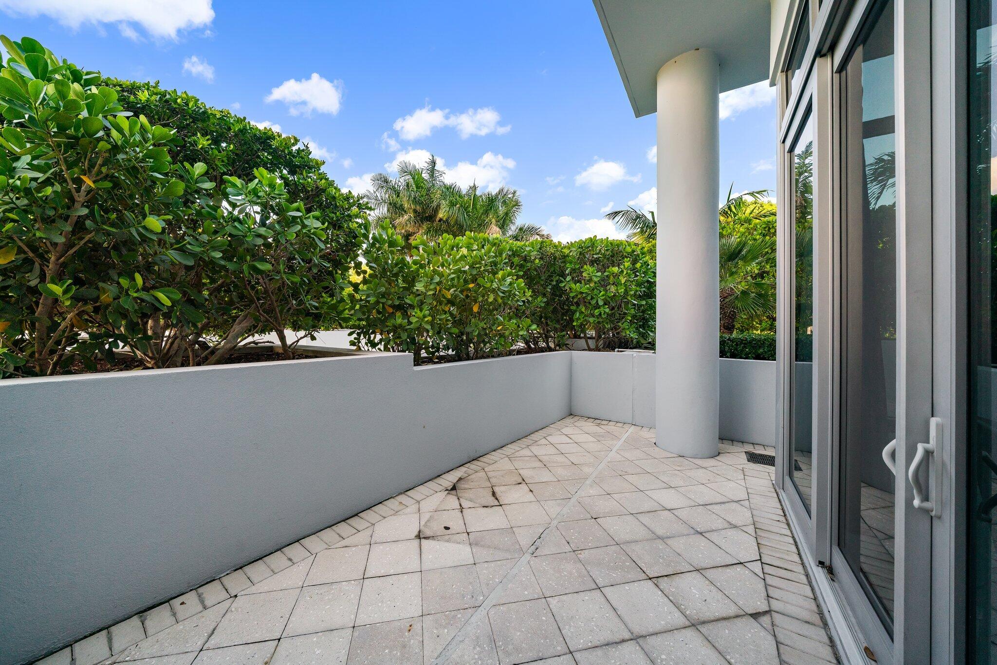 1 Water Club #301, North Palm Beach FL 33408