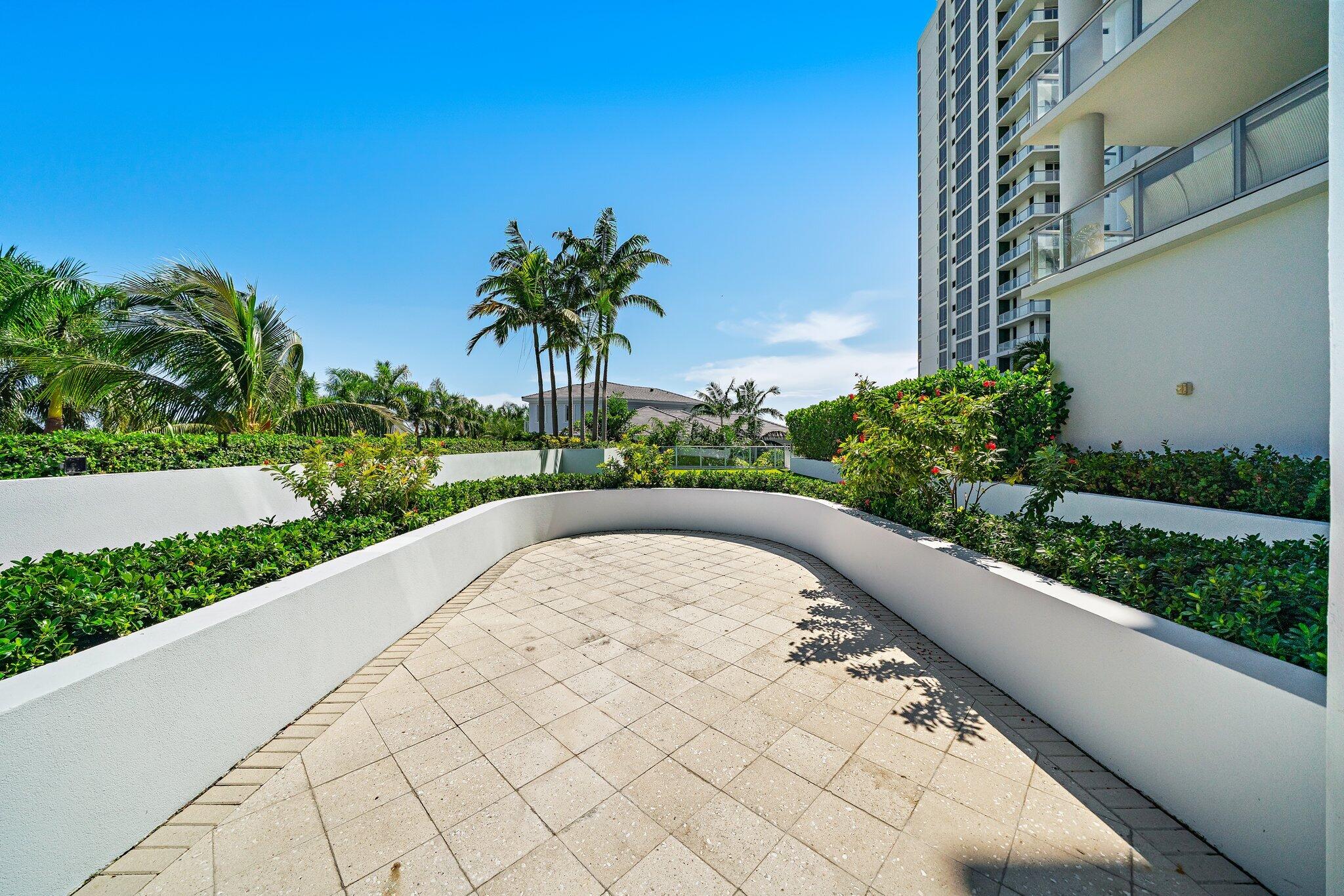 1 Water Club #301, North Palm Beach FL 33408