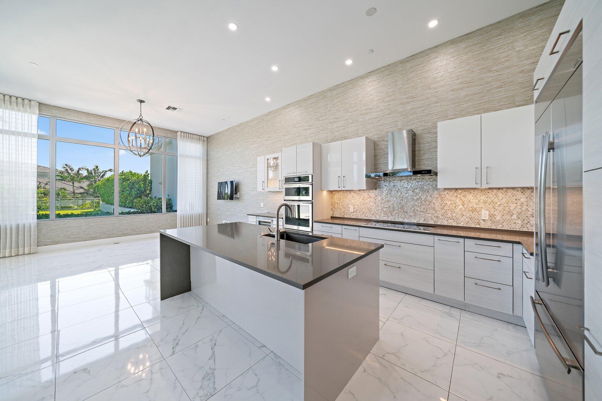 1 Water Club #301, North Palm Beach FL 33408