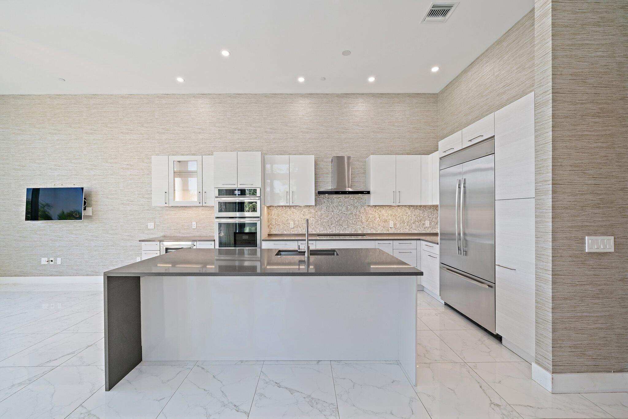 1 Water Club #301, North Palm Beach FL 33408