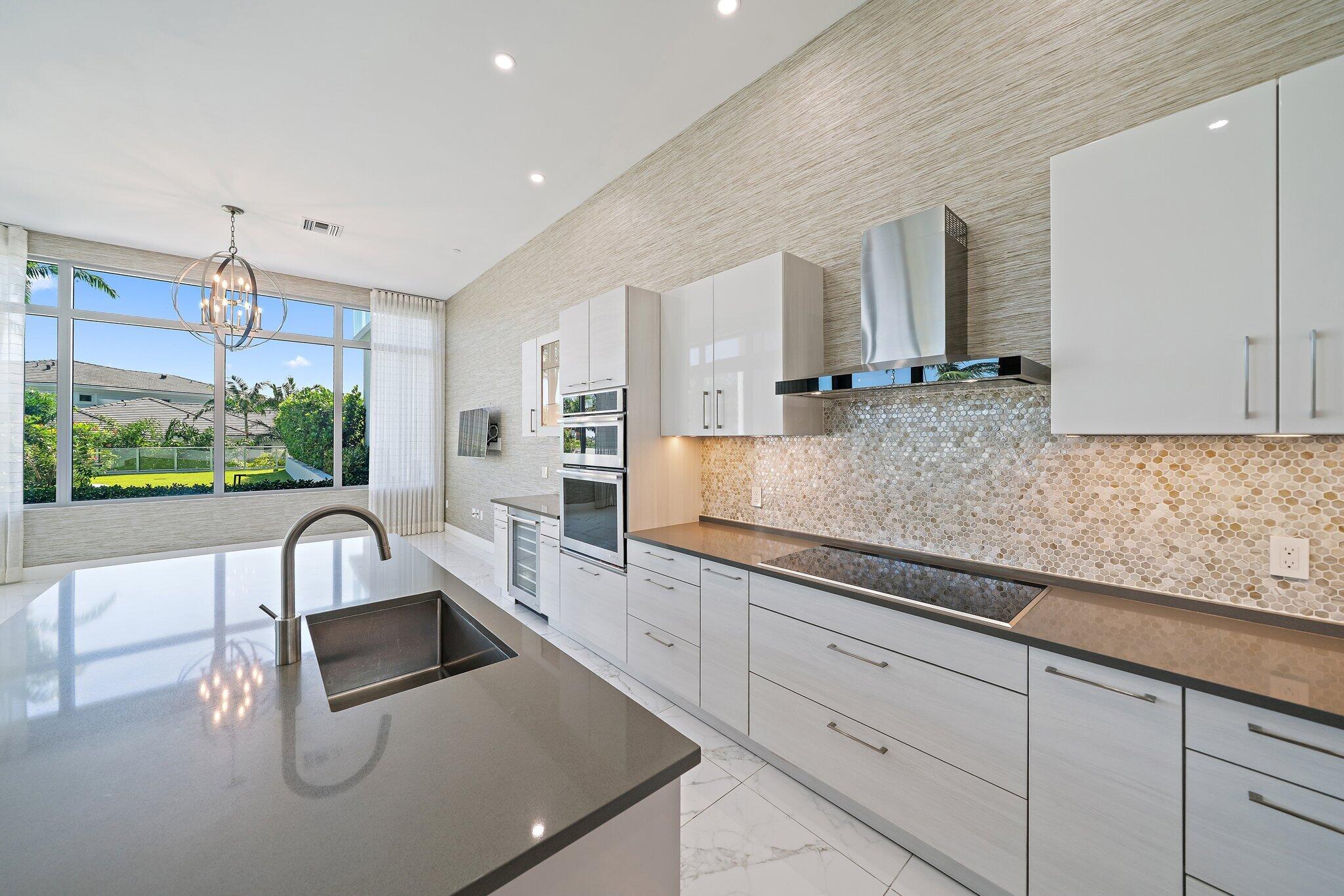 1 Water Club #301, North Palm Beach FL 33408
