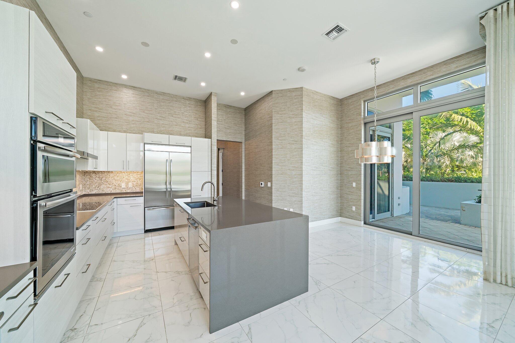 1 Water Club #301, North Palm Beach FL 33408