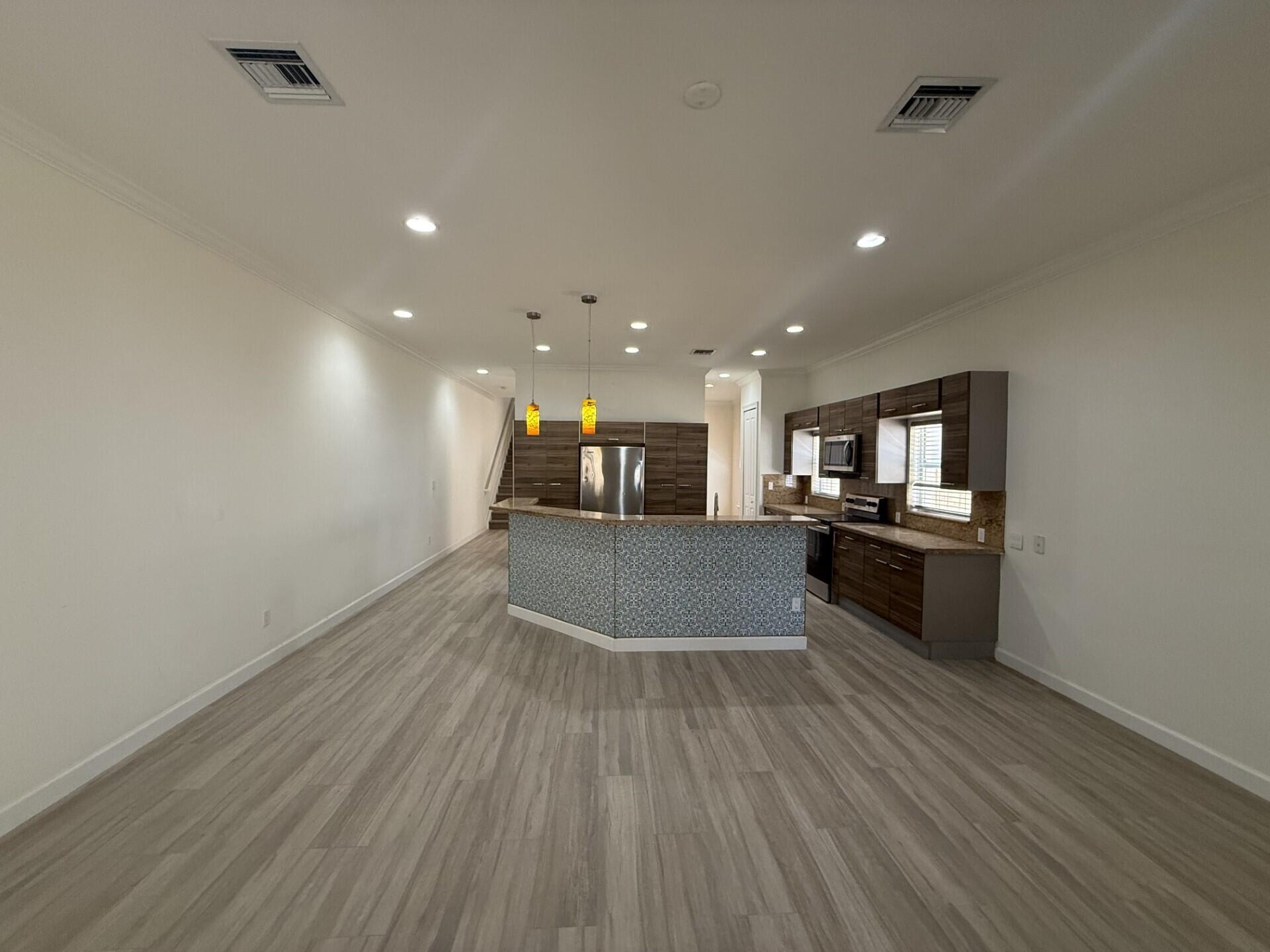 213 SW 11TH #213, Fort Lauderdale FL 33315