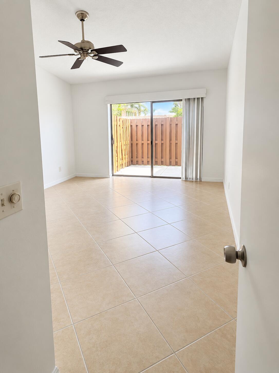 283 Springdale #28C, Palm Springs FL 33461