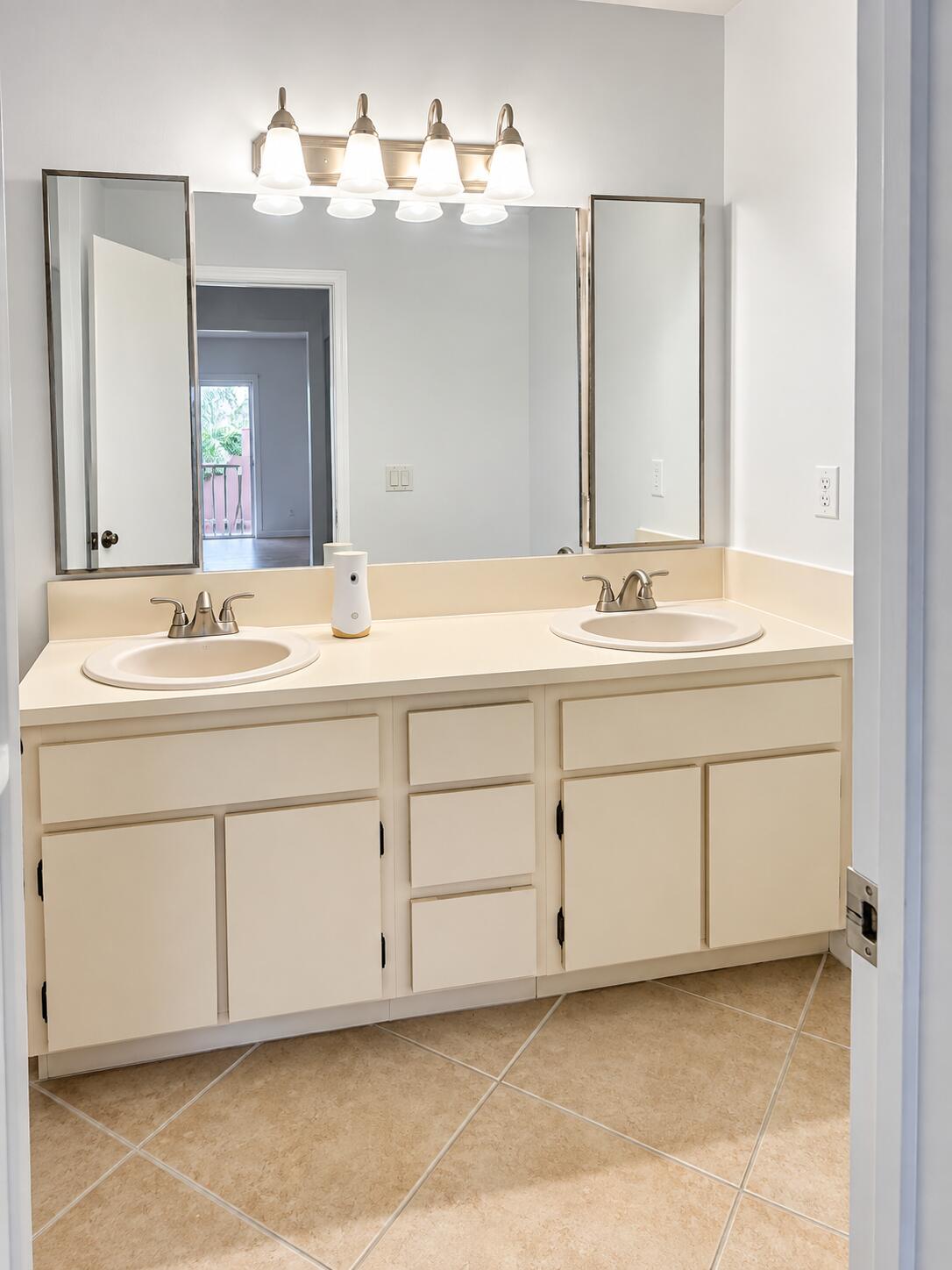 283 Springdale #28C, Palm Springs FL 33461