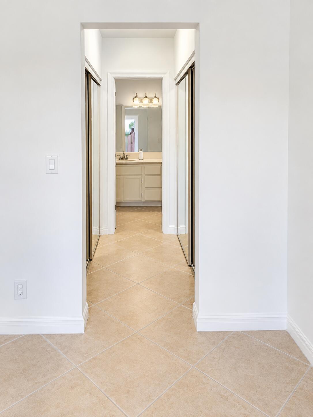 283 Springdale #28C, Palm Springs FL 33461