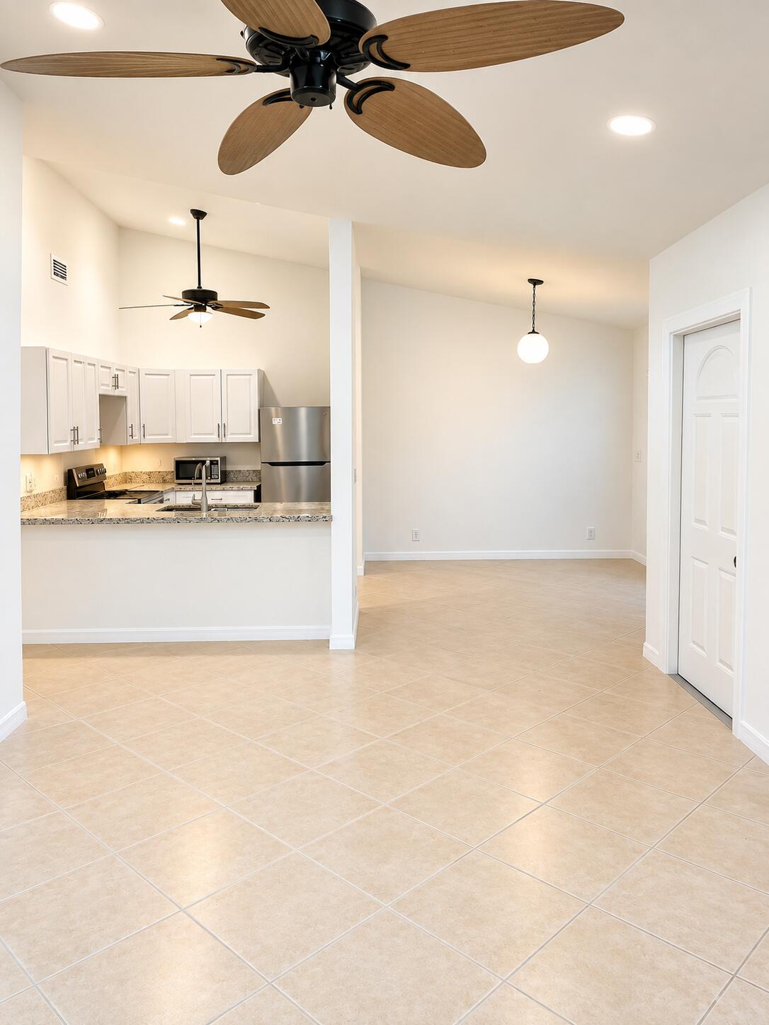283 Springdale #28C, Palm Springs FL 33461