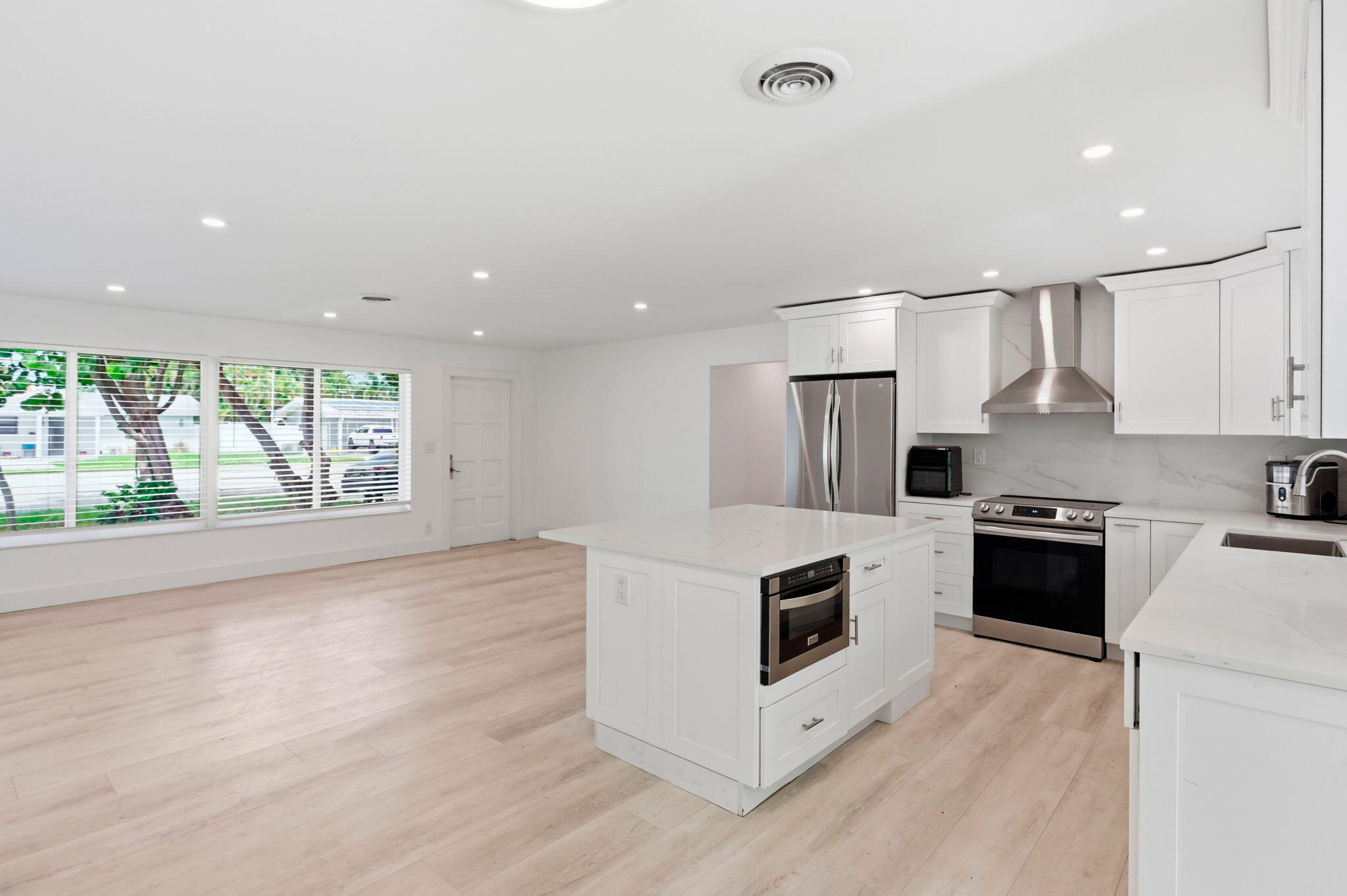 998 W CAMINO REAL, Boca Raton FL 33486