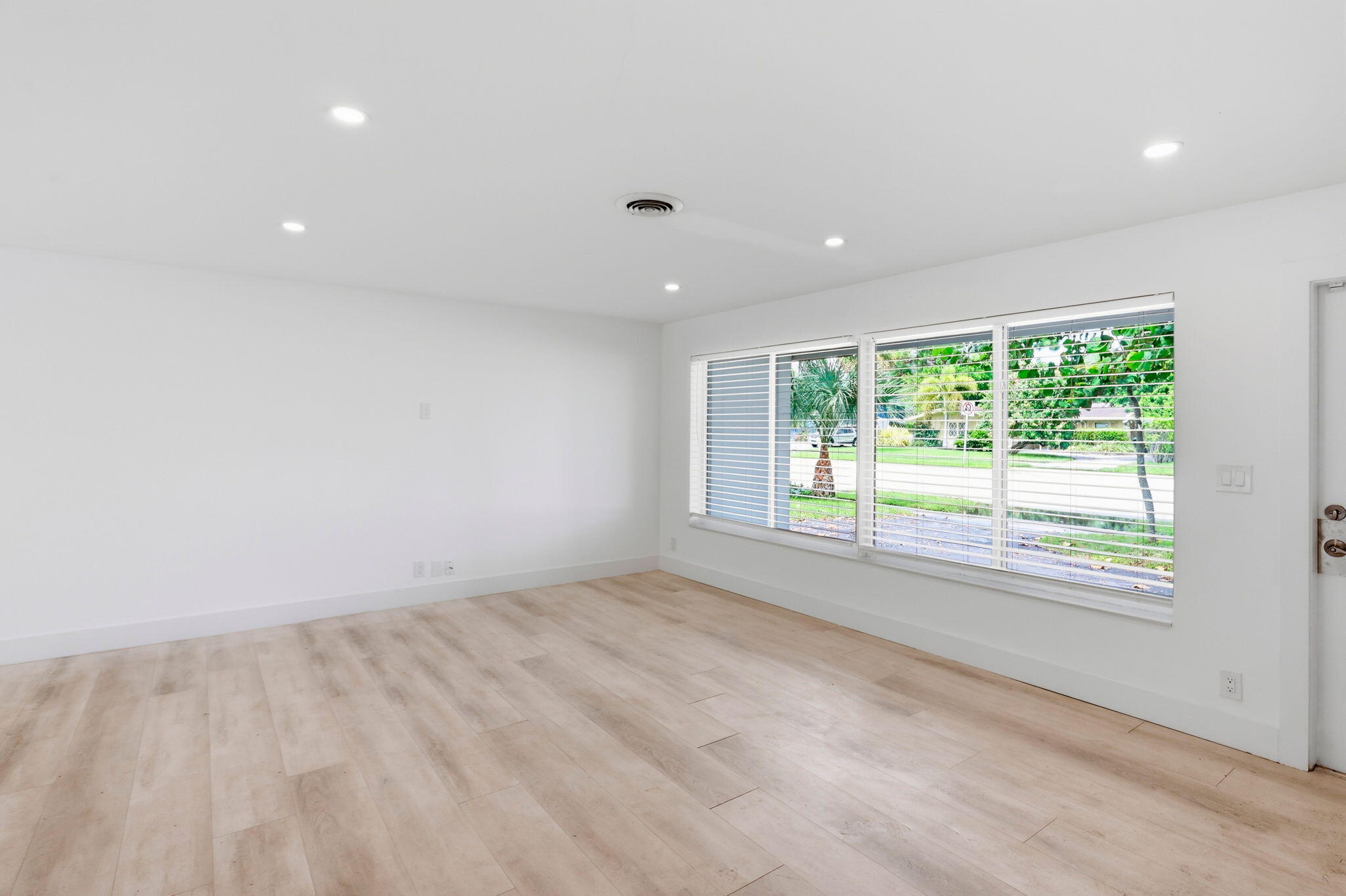 998 W CAMINO REAL, Boca Raton FL 33486