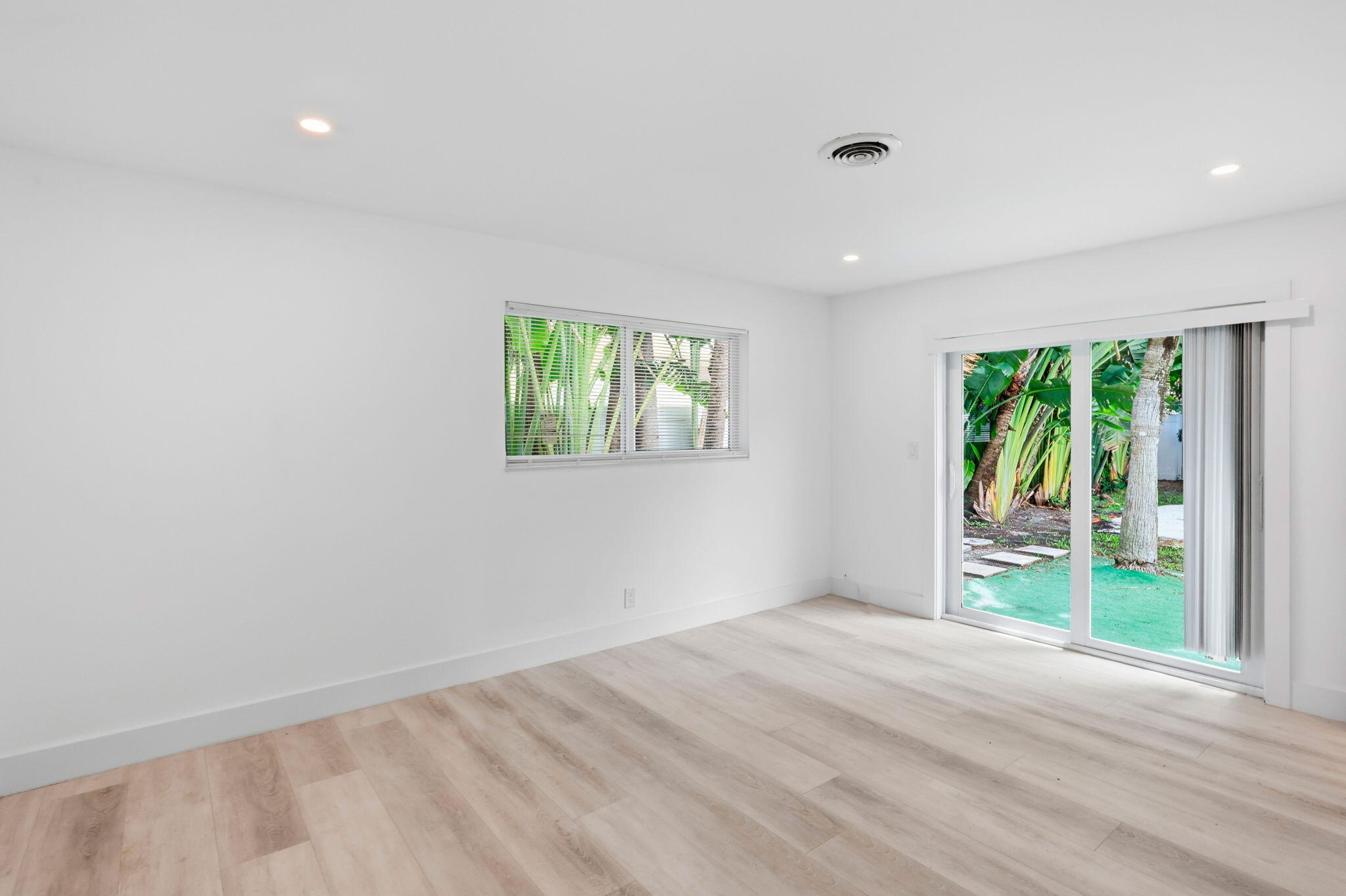 998 W CAMINO REAL, Boca Raton FL 33486