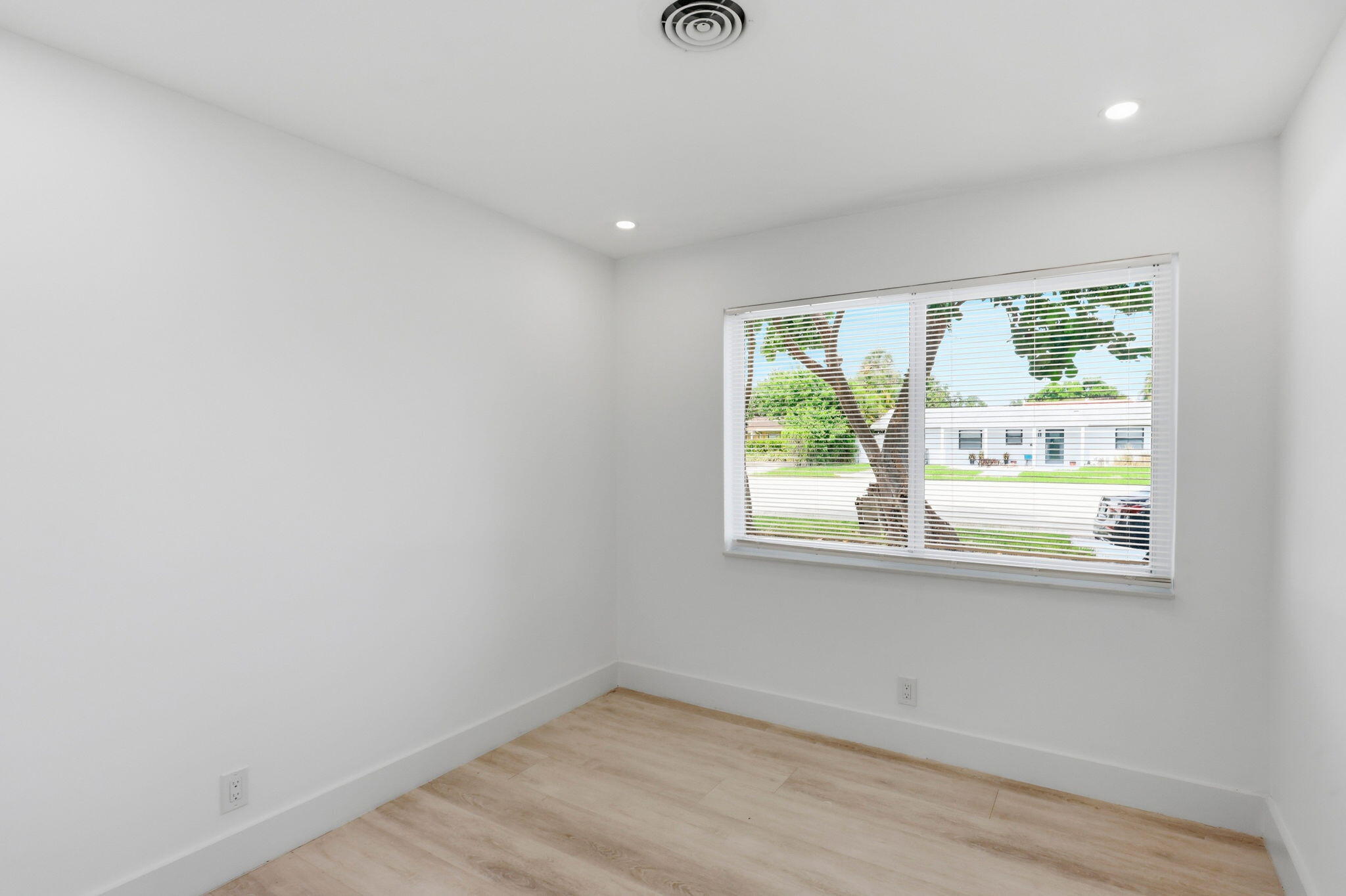 998 W CAMINO REAL, Boca Raton FL 33486