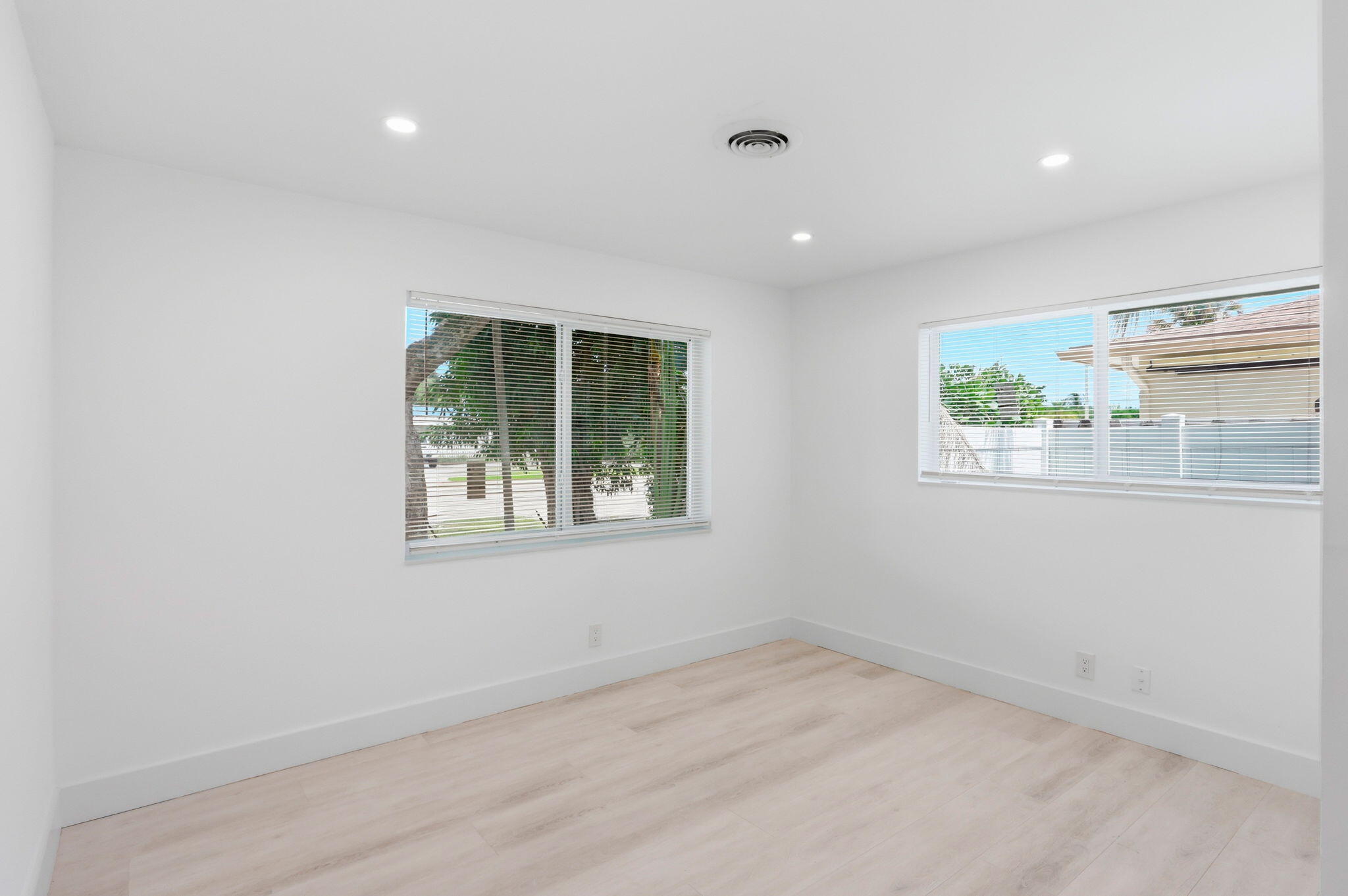 998 W CAMINO REAL, Boca Raton FL 33486