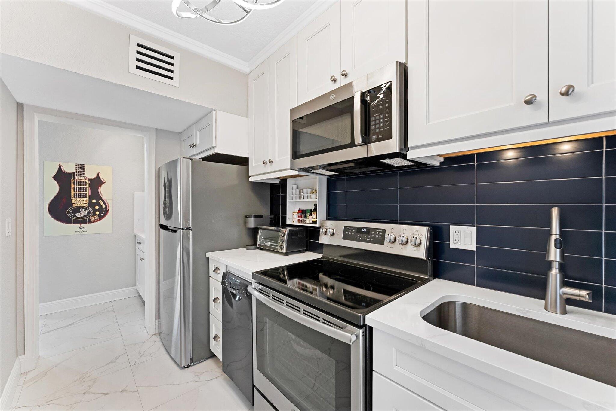 990 Casuarina #4, Delray Beach FL 33483