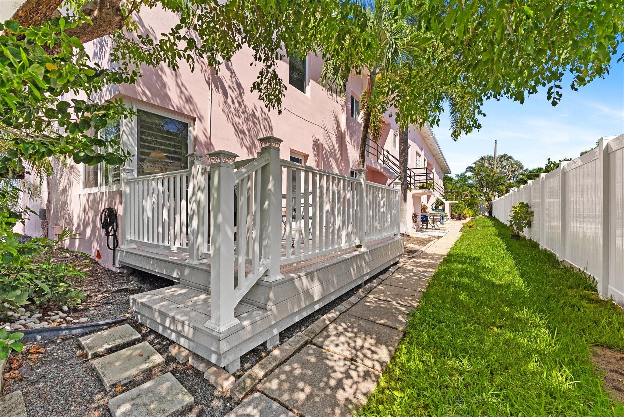 990 Casuarina #4, Delray Beach FL 33483
