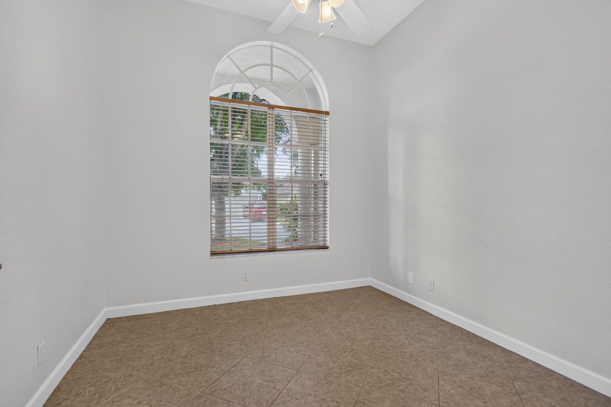 4003 W Hamilton, West Palm Beach FL 33411