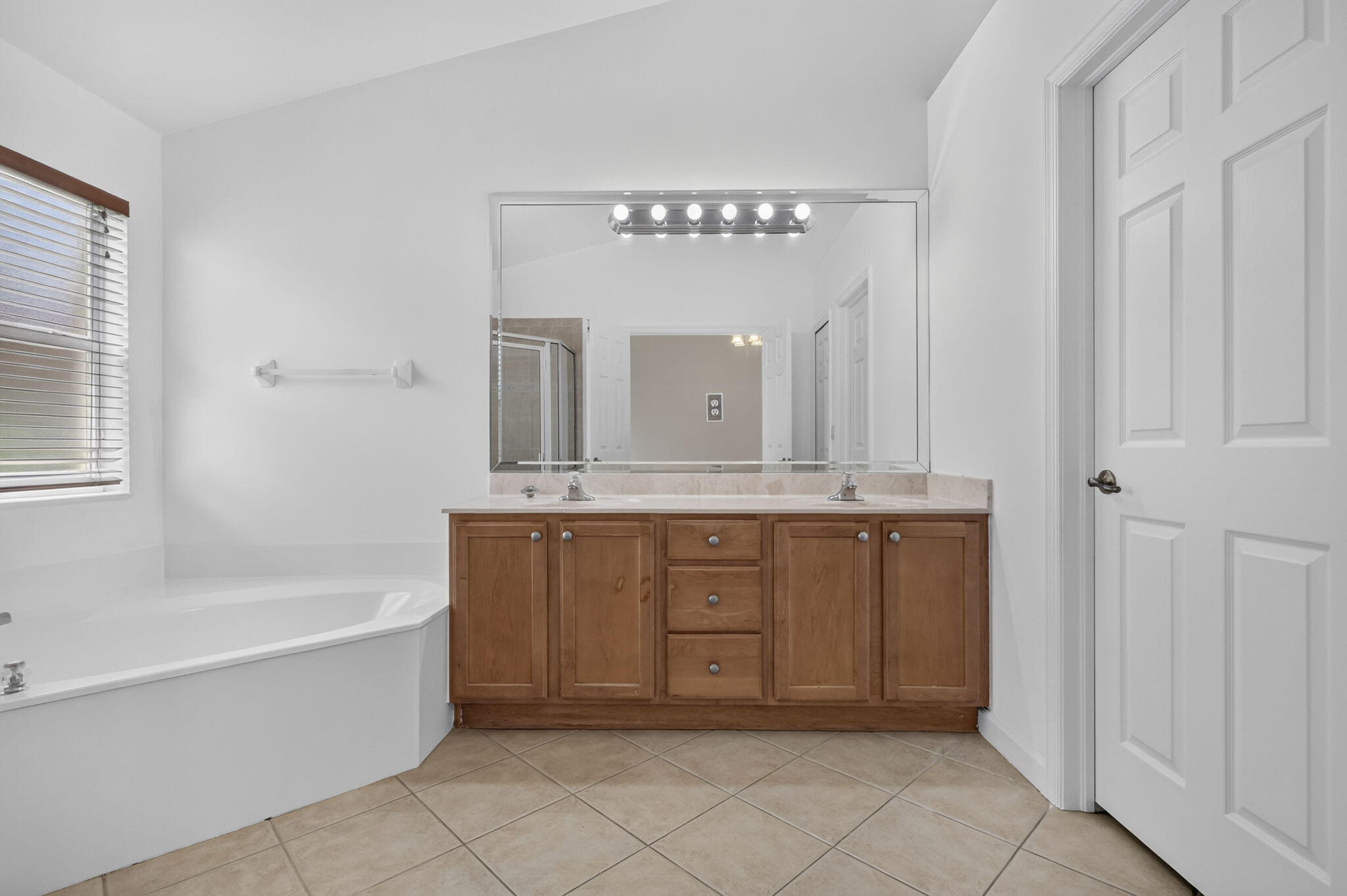 4003 W Hamilton, West Palm Beach FL 33411