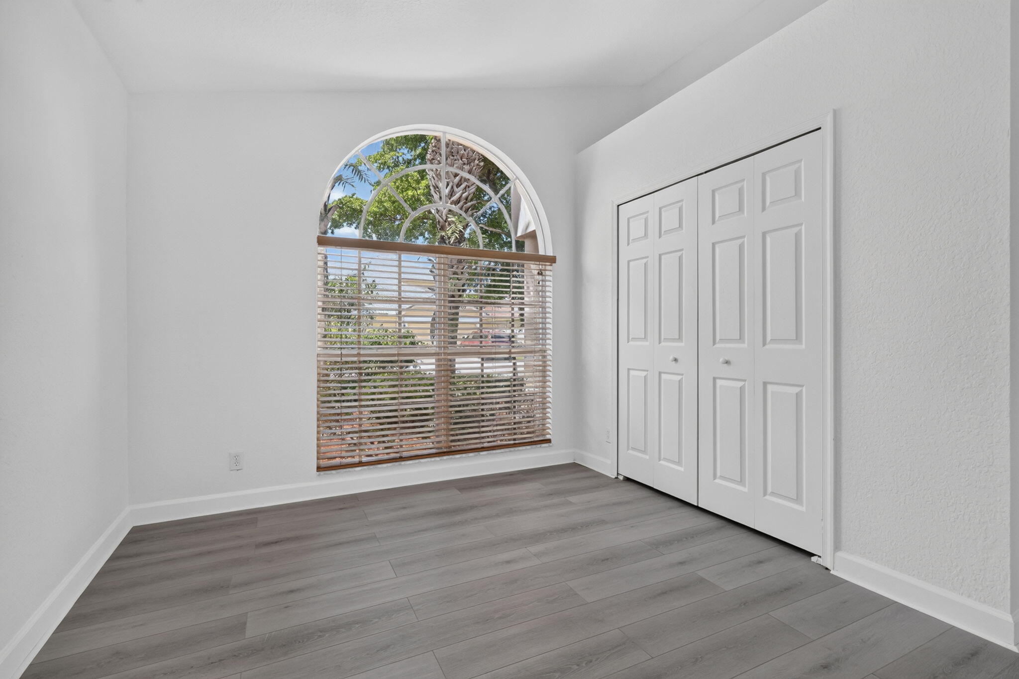 4003 W Hamilton, West Palm Beach FL 33411