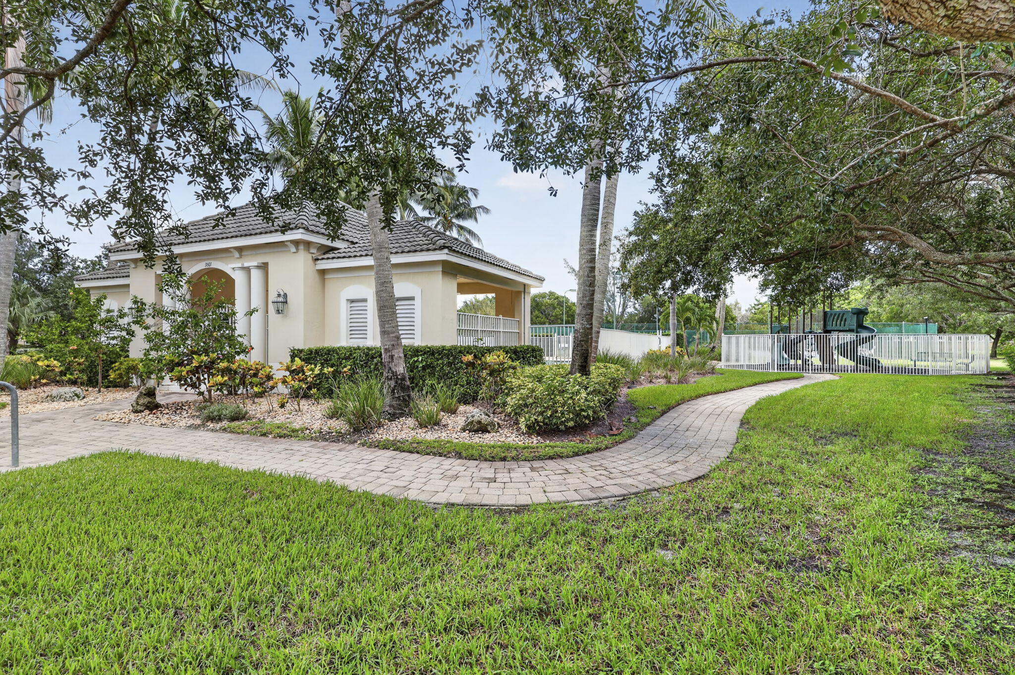 4003 W Hamilton, West Palm Beach FL 33411