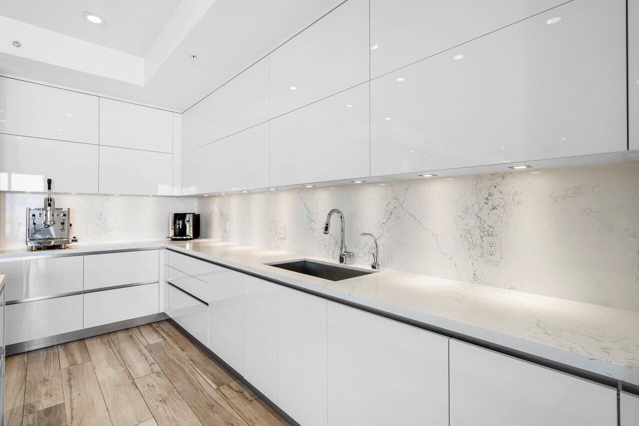 155 E Boca Raton #1015, Boca Raton FL 33432