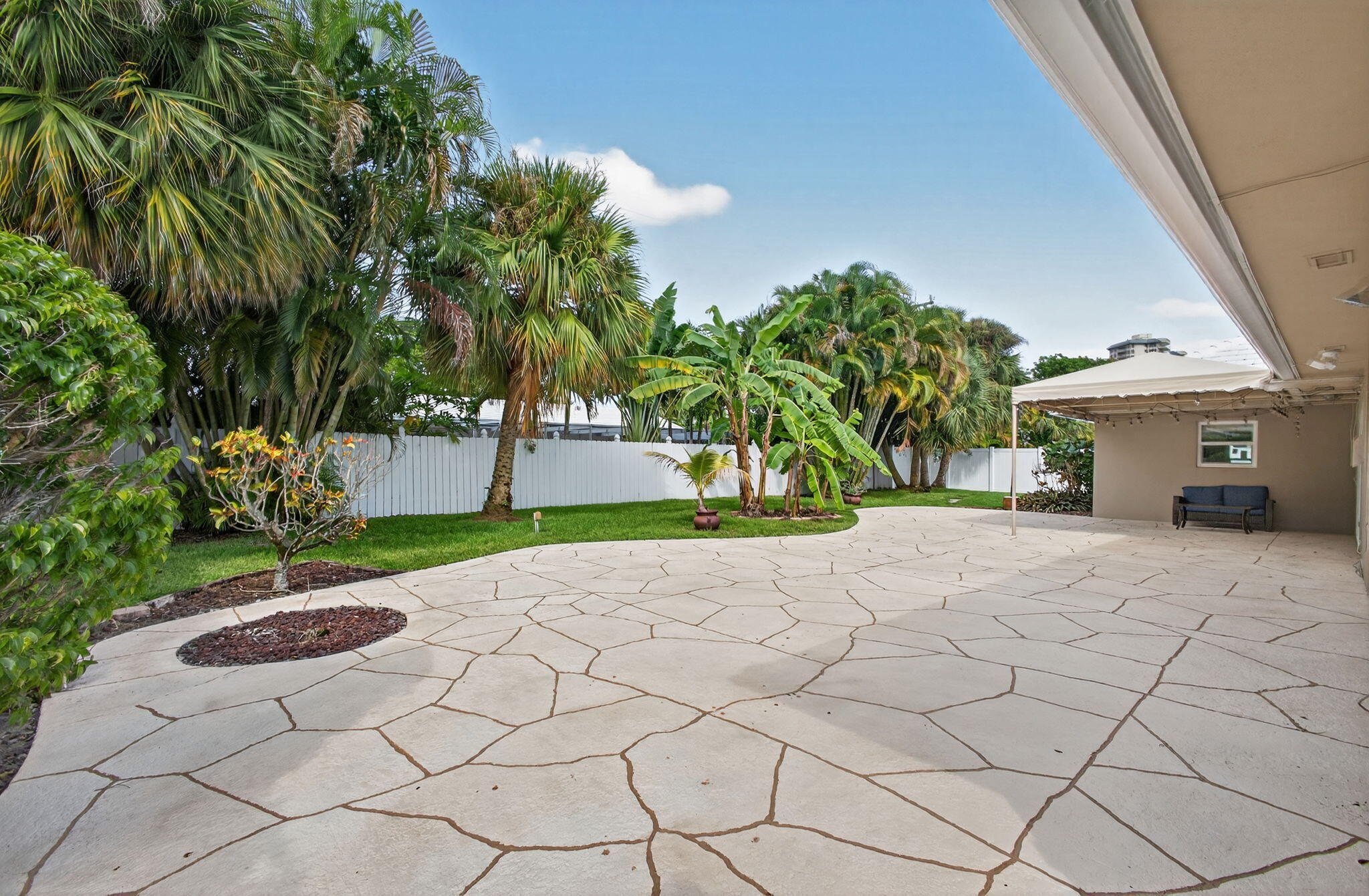 1206 DOLPHIN, Singer Island FL 33404