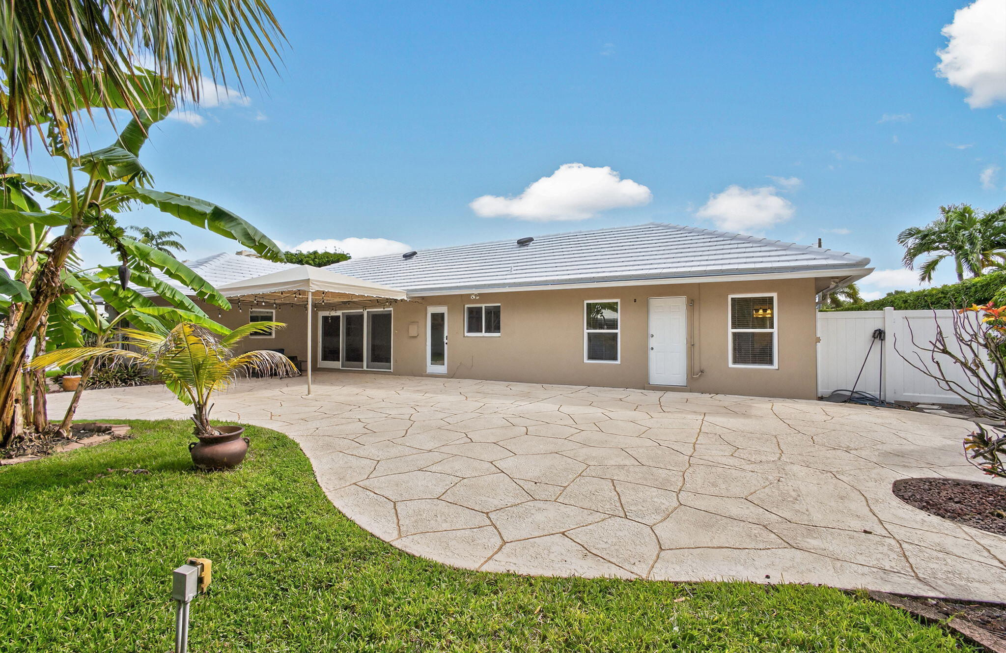 1206 DOLPHIN, Singer Island FL 33404