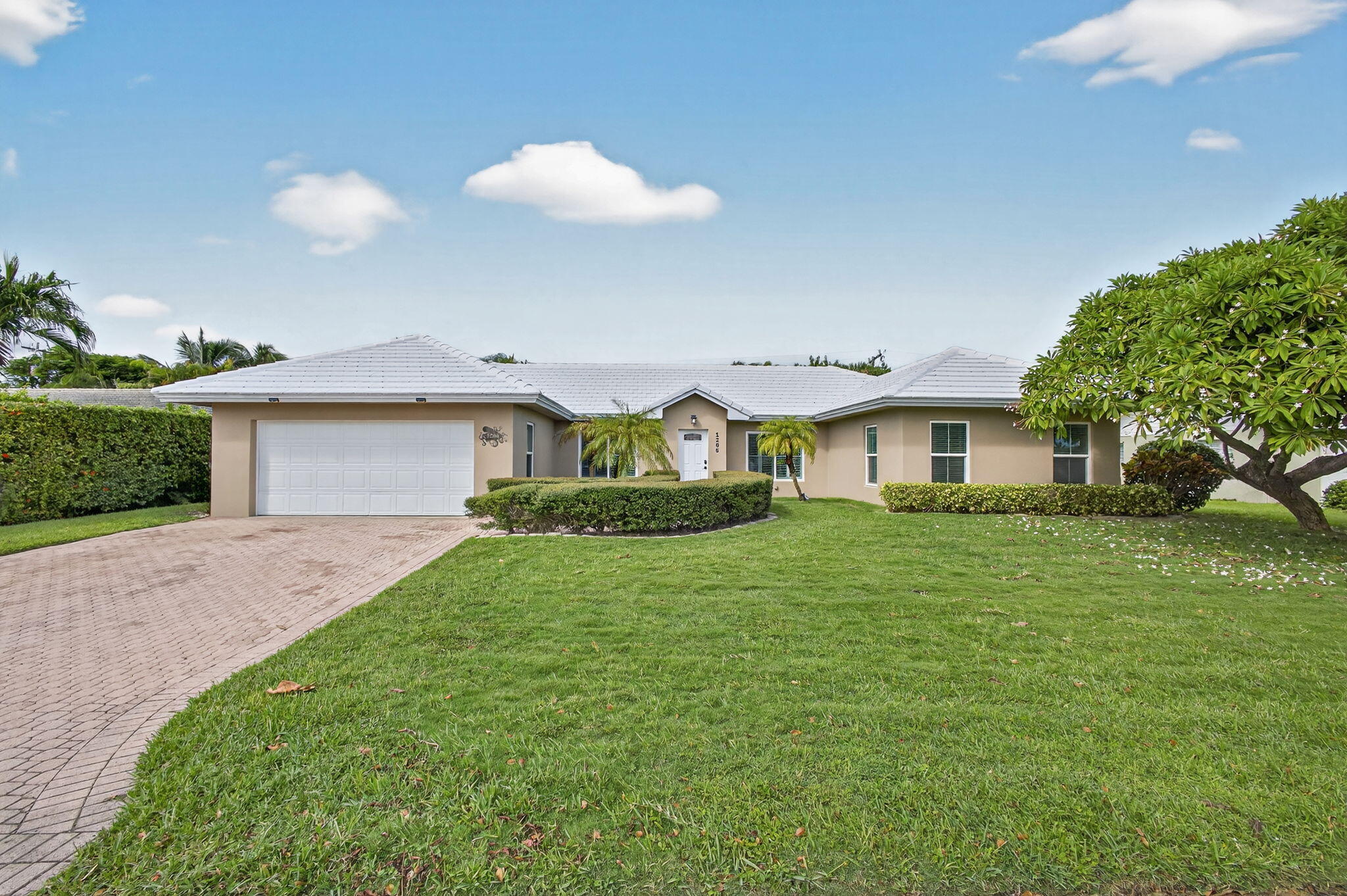 1206 DOLPHIN, Singer Island FL 33404