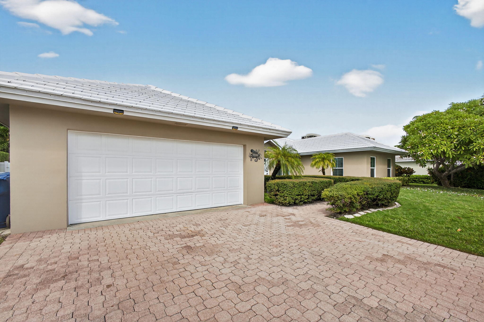 1206 DOLPHIN, Singer Island FL 33404